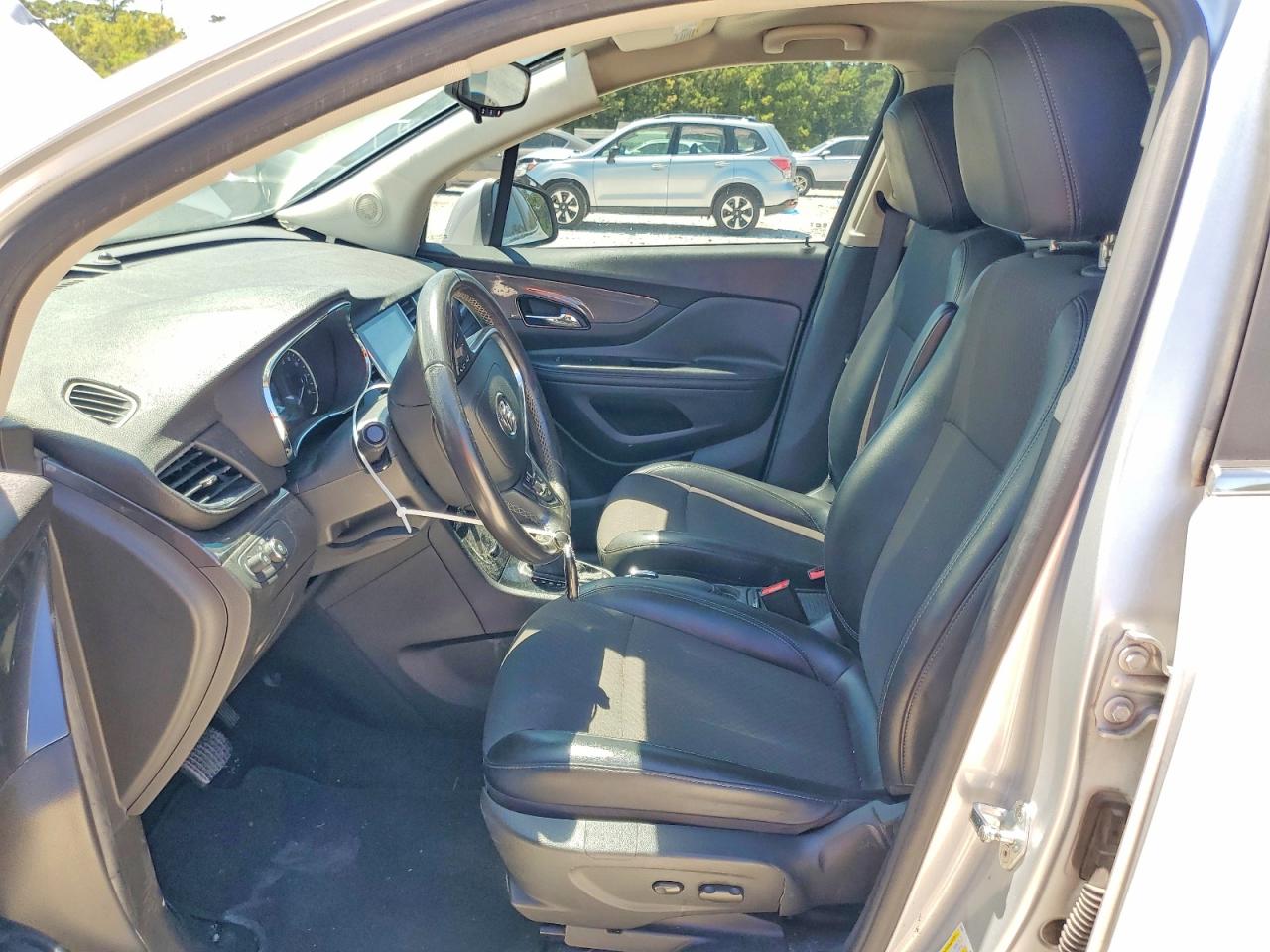 2020 Buick Encore Preferred Серебряный vin: KL4CJASB9LB017932