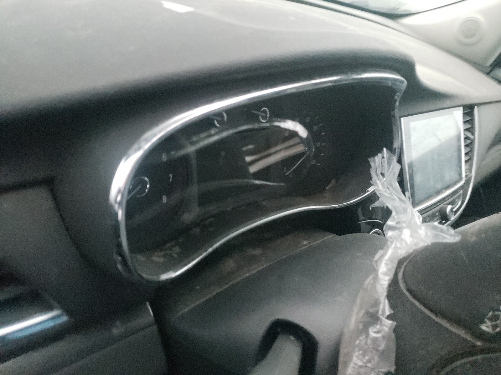 2018 Buick Encore Preferred Серебряный vin: KL4CJASBXJB519829