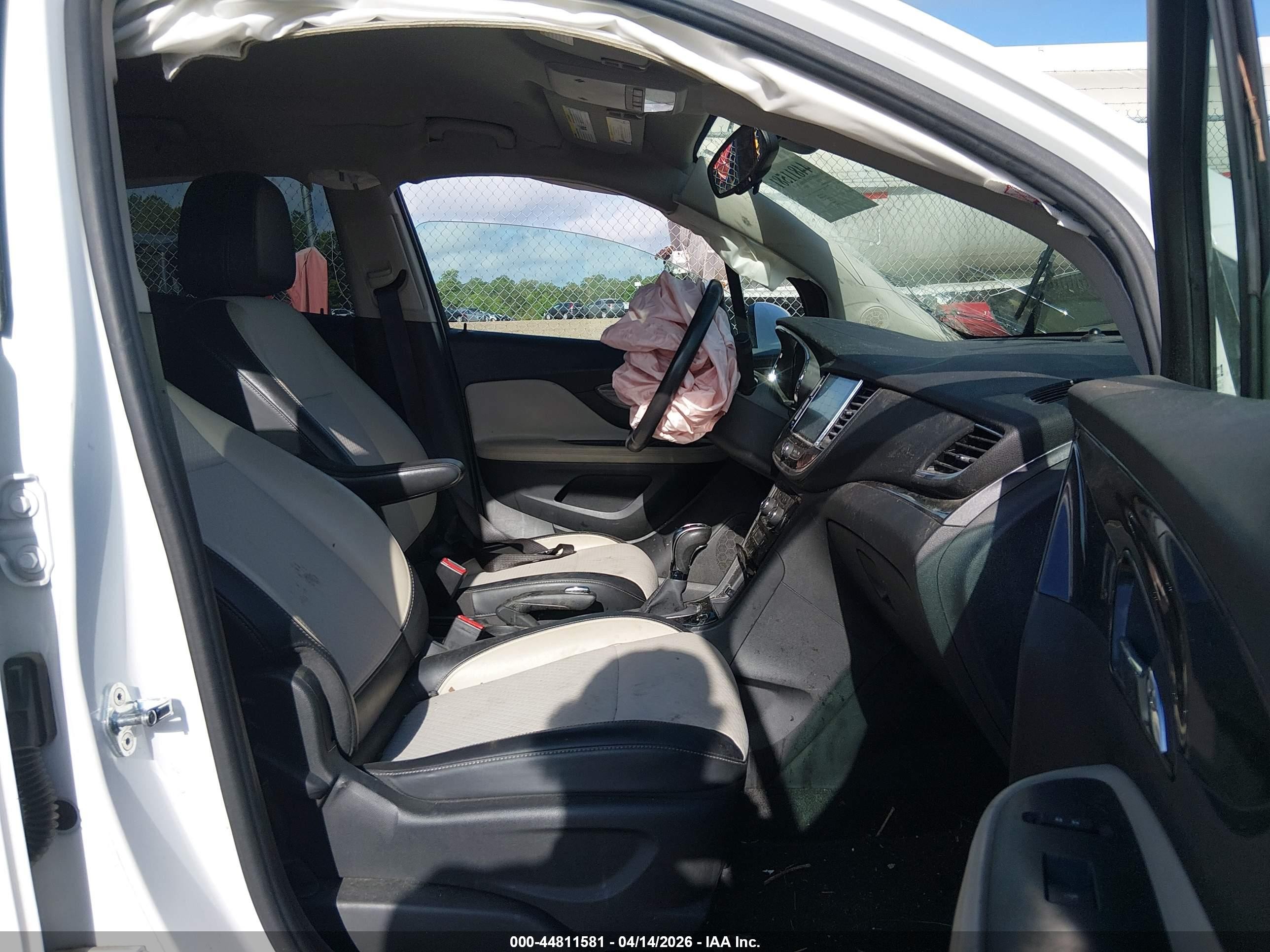 2018 Buick Encore Preferred White vin: KL4CJASBXJB668015