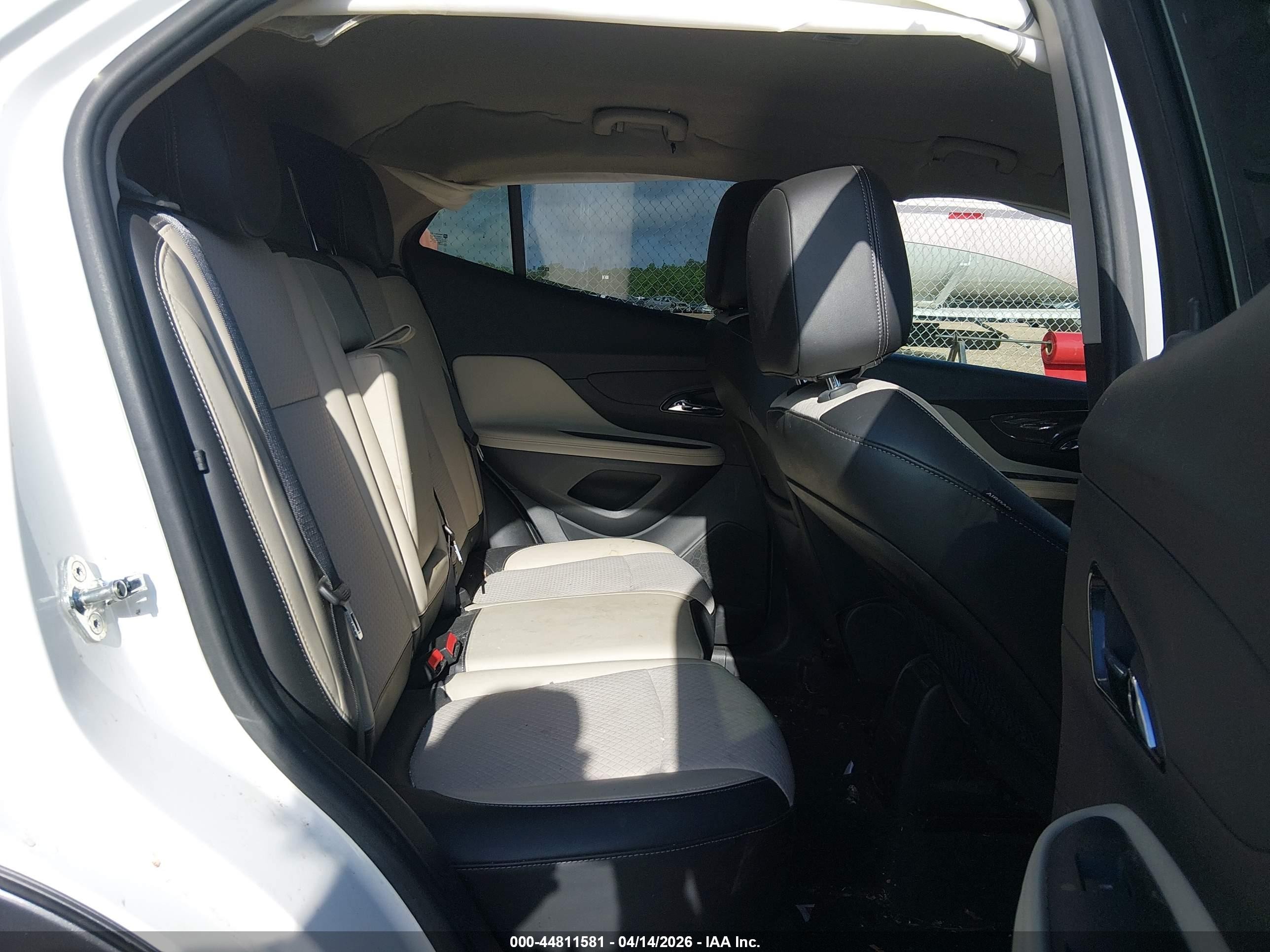 2018 Buick Encore Preferred White vin: KL4CJASBXJB668015