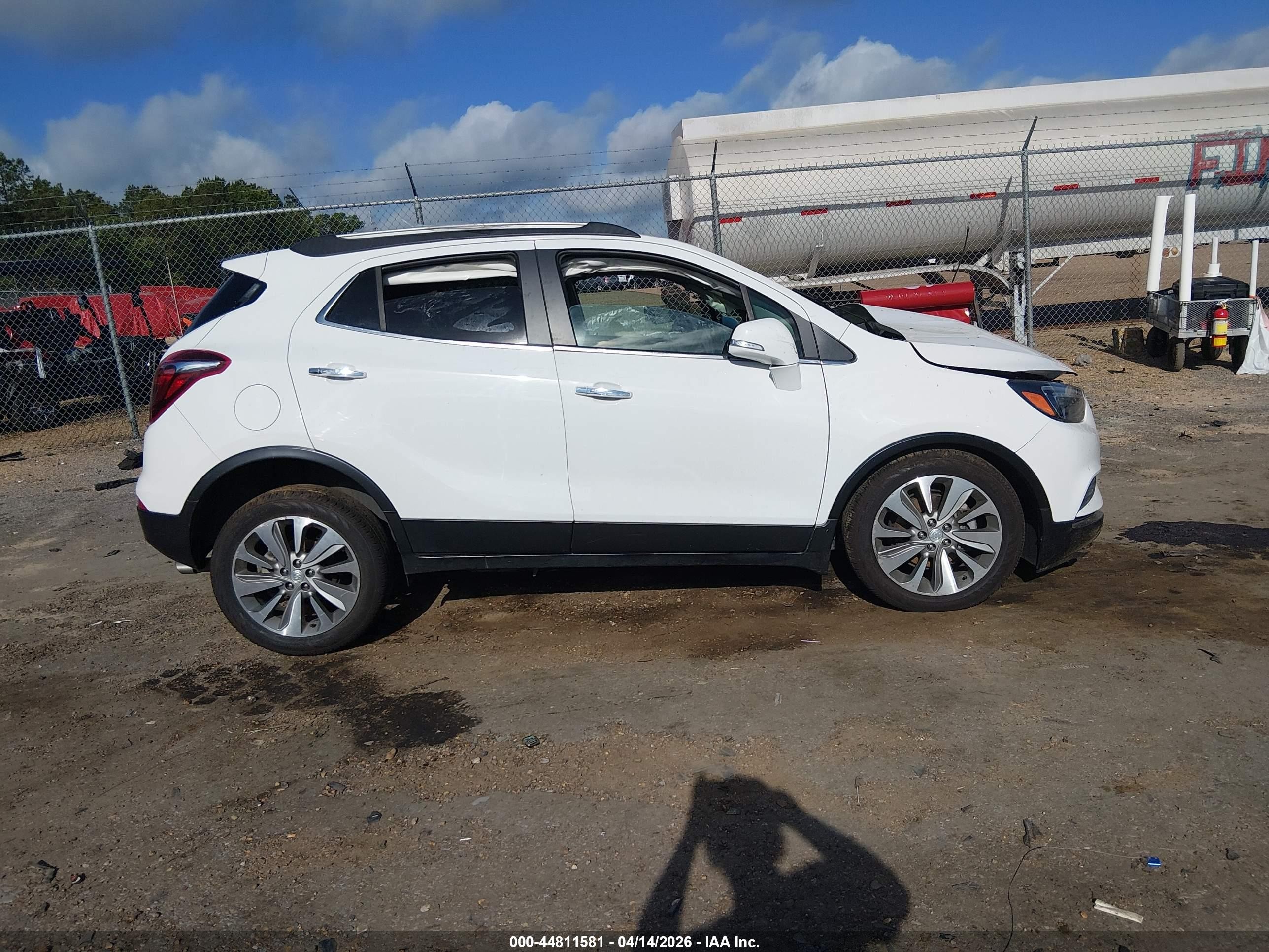 2018 Buick Encore Preferred White vin: KL4CJASBXJB668015