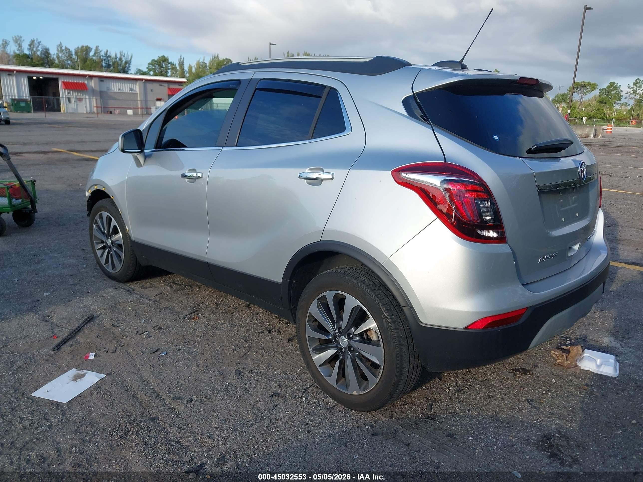 2022 Buick Encore Fwd Preferred Серебряный vin: KL4CJASMXNB525640