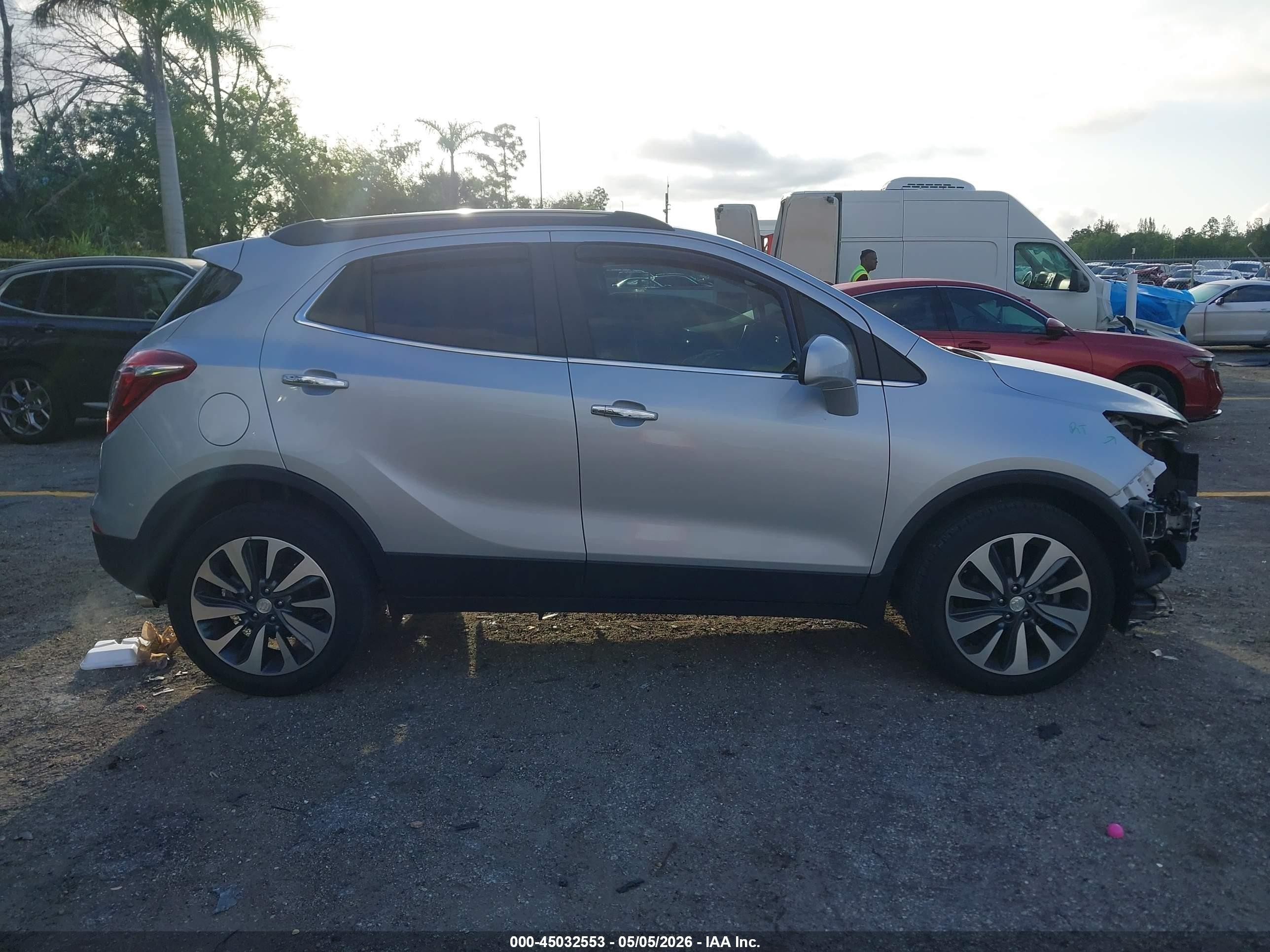 2022 Buick Encore Fwd Preferred Серебряный vin: KL4CJASMXNB525640