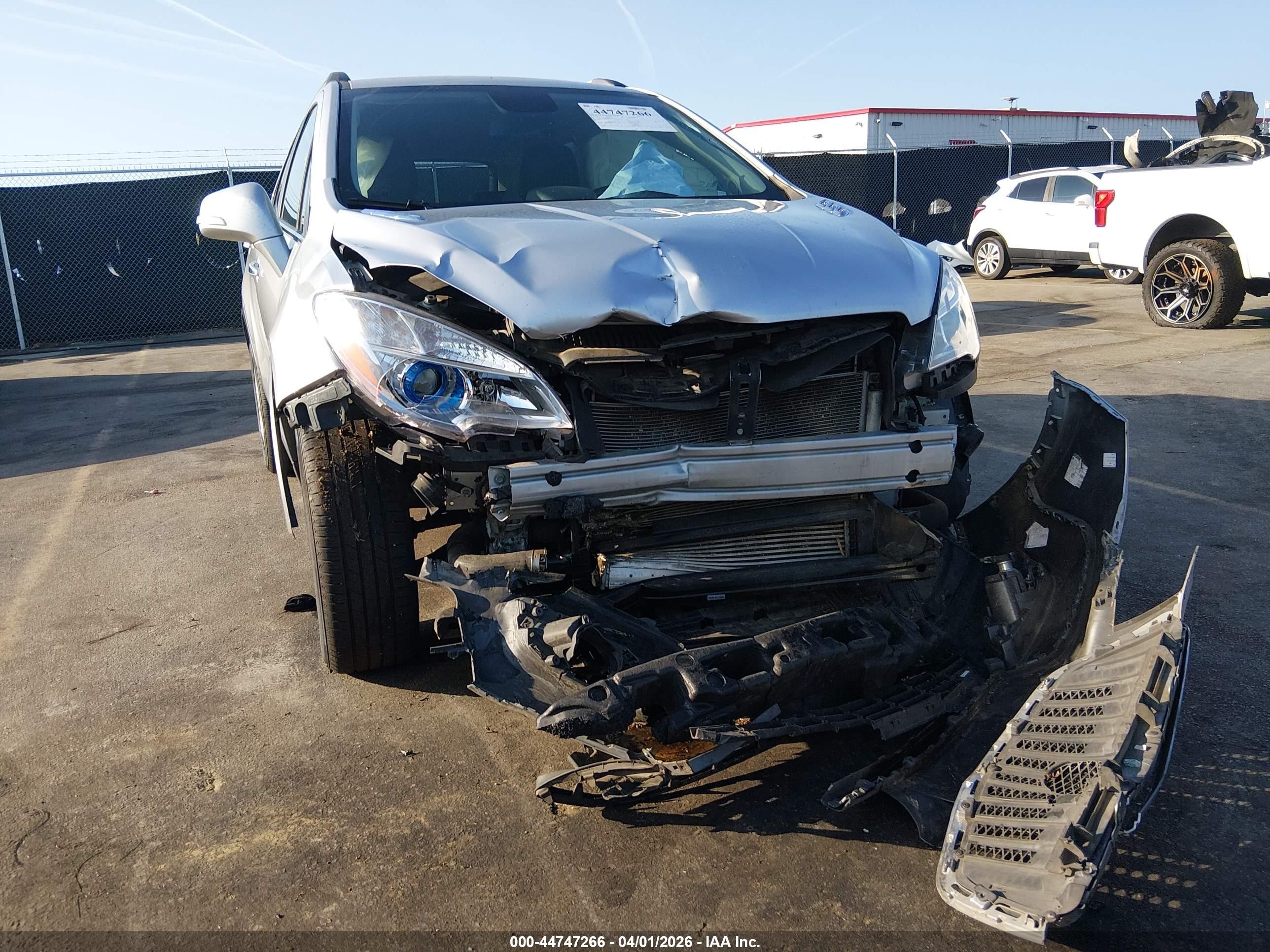 2015 Buick Encore Convenience Серебряный vin: KL4CJBSBXFB038038
