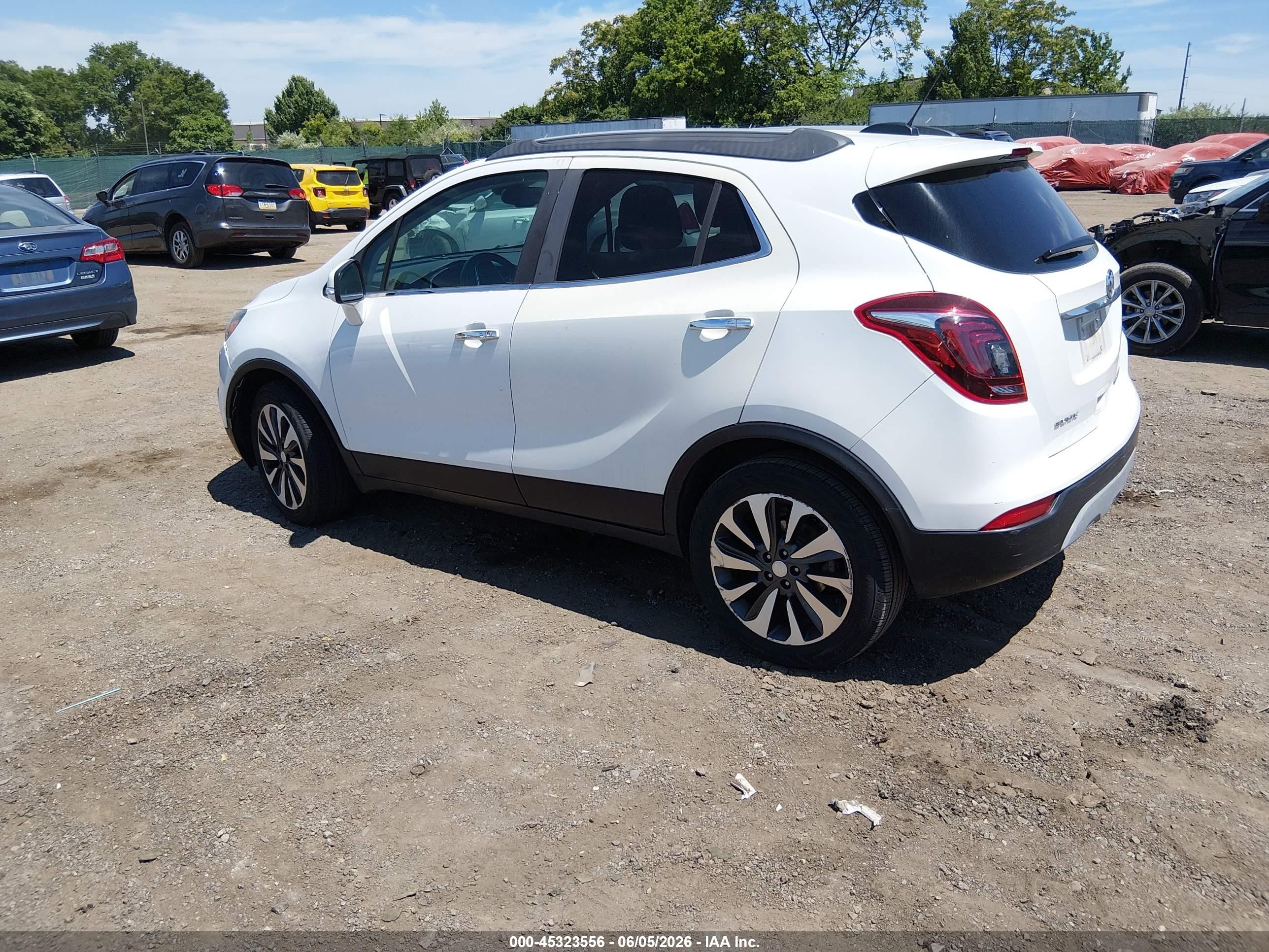 2018 Buick Encore Essence White vin: KL4CJCSB1JB532626