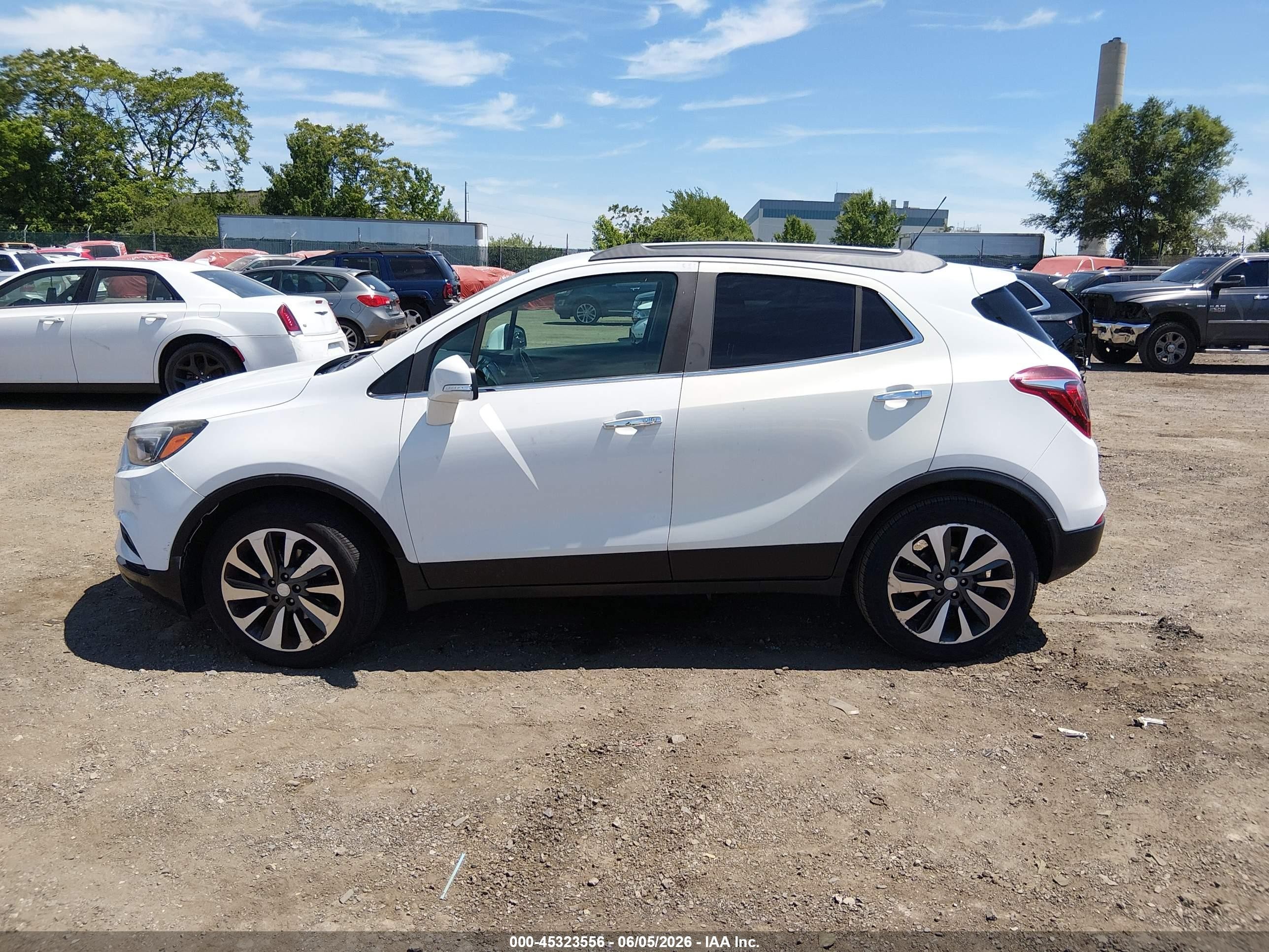 2018 Buick Encore Essence White vin: KL4CJCSB1JB532626