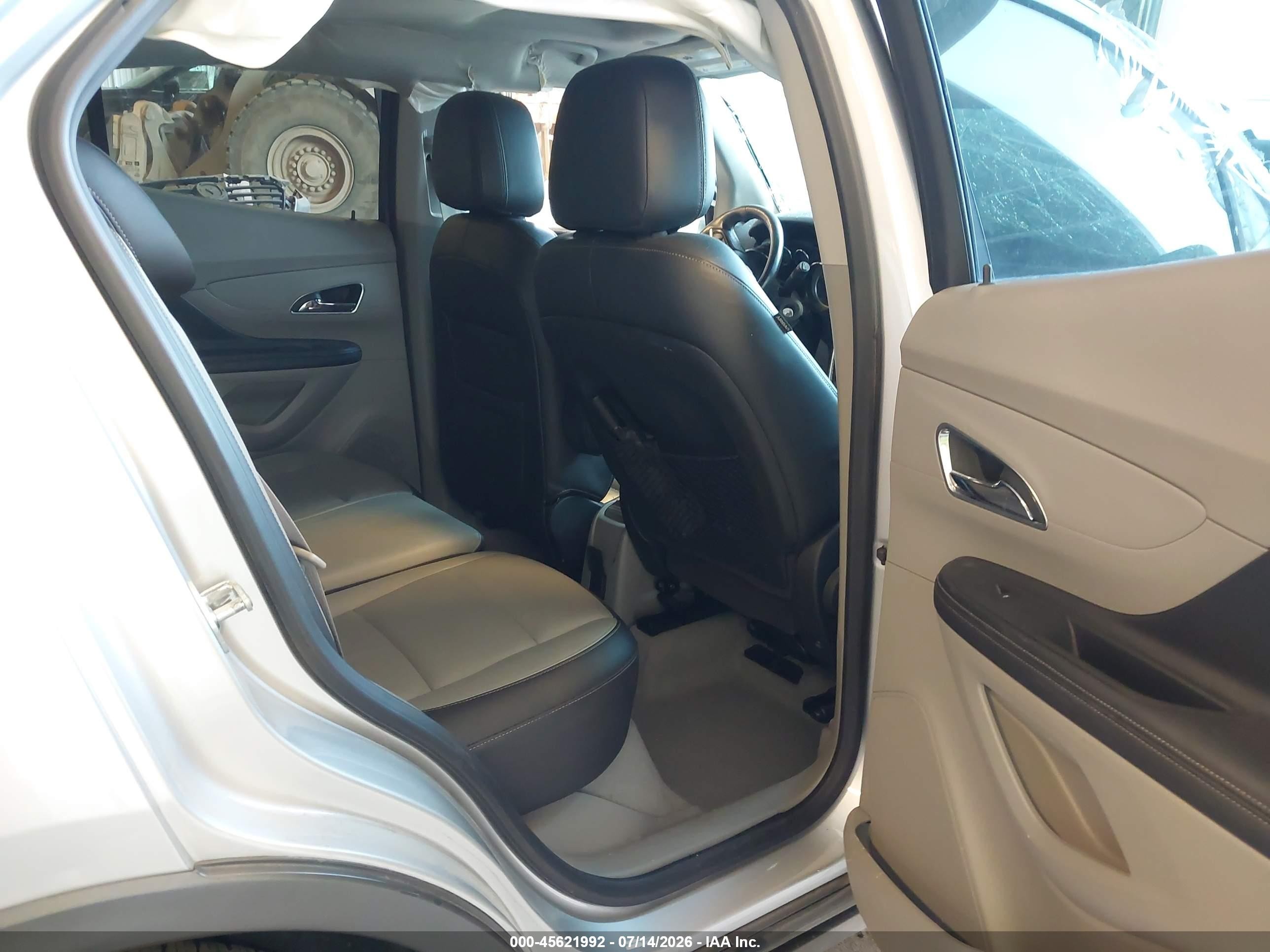 2015 Buick Encore Leather Silver vin: KL4CJCSB4FB253095