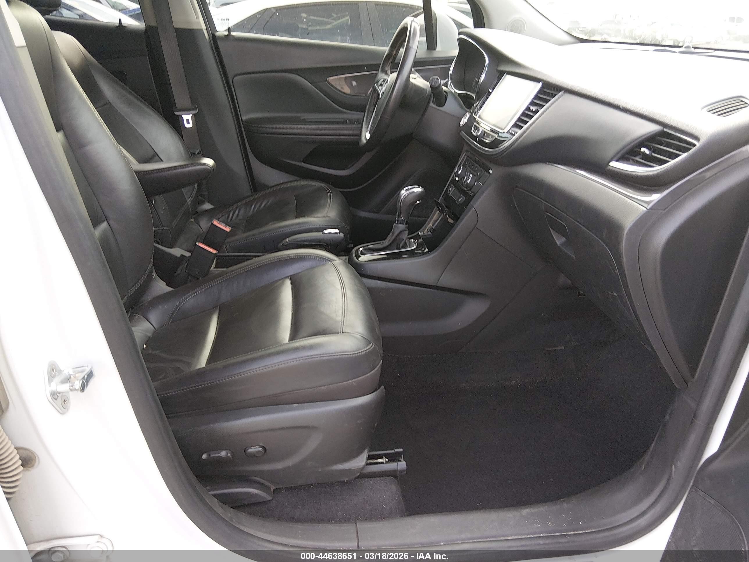 2020 Buick Encore Fwd Essence White vin: KL4CJCSB7LB041061