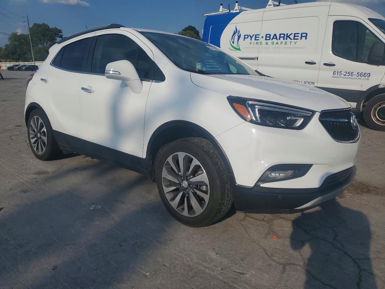 2018 Buick Encore Essence White vin: KL4CJCSB8JB645411