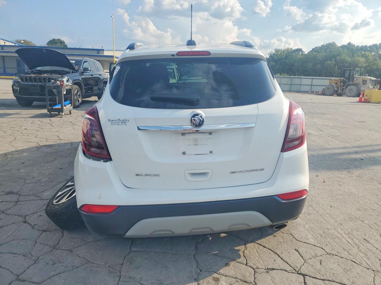 2018 Buick Encore Essence White vin: KL4CJCSB8JB645411