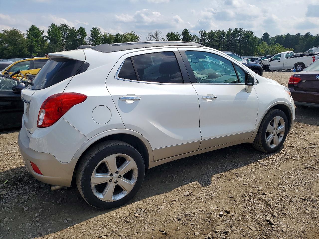 2015 Buick Encore White vin: KL4CJESB2FB117091