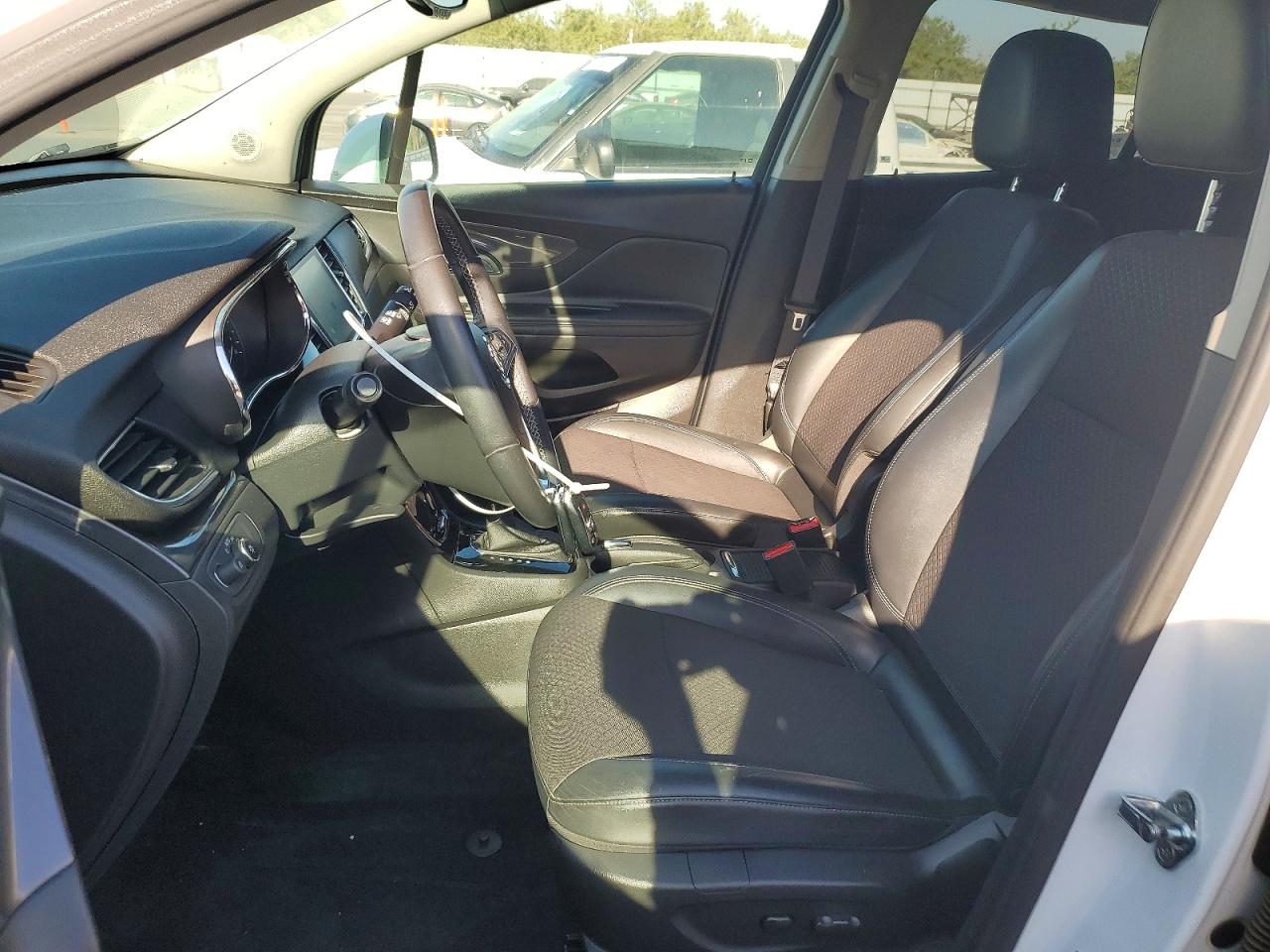 2020 Buick Encore Preferred White vin: KL4CJESB2LB030786