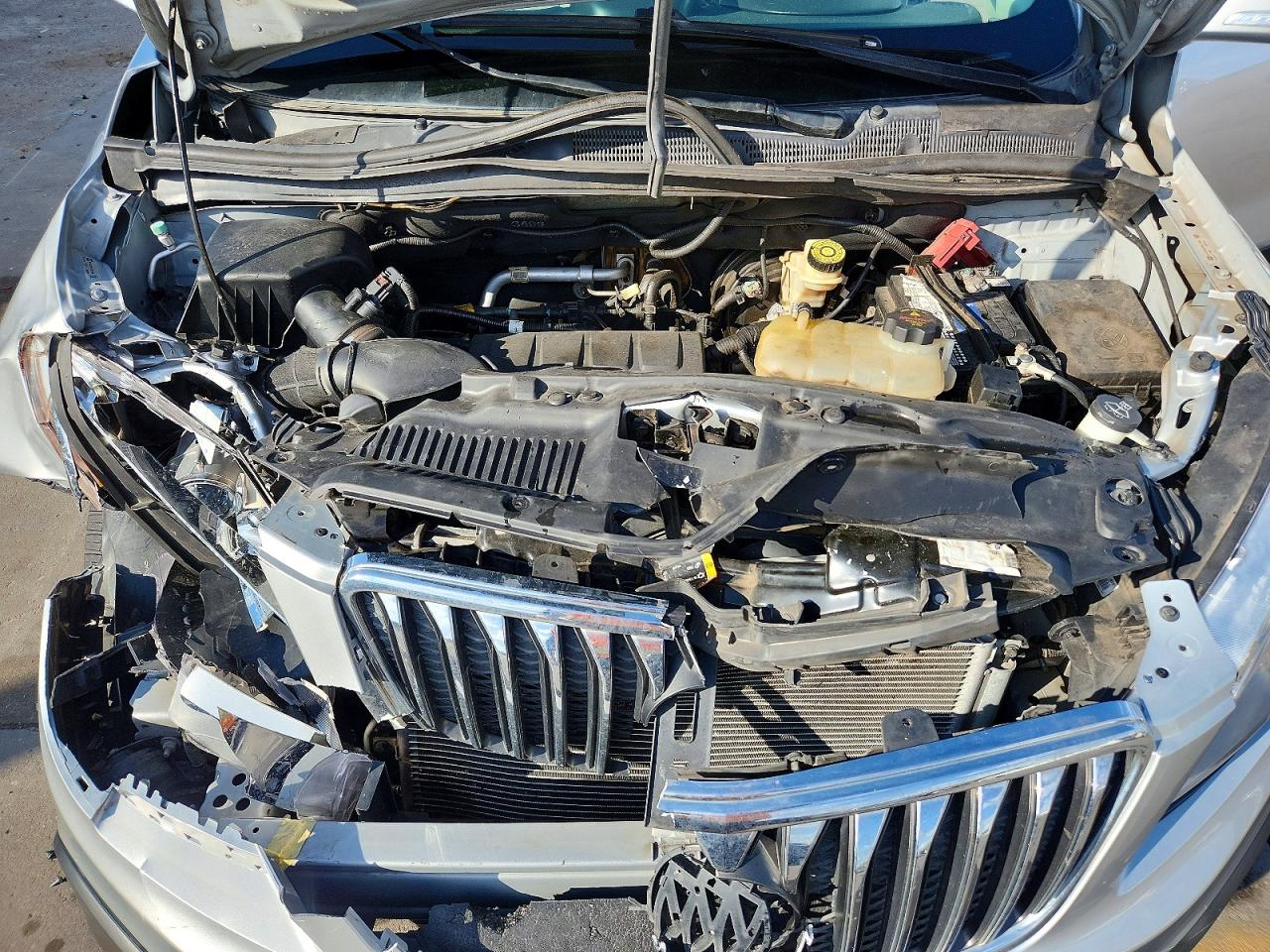 2015 Buick Encore Серебряный vin: KL4CJESB7FB214996