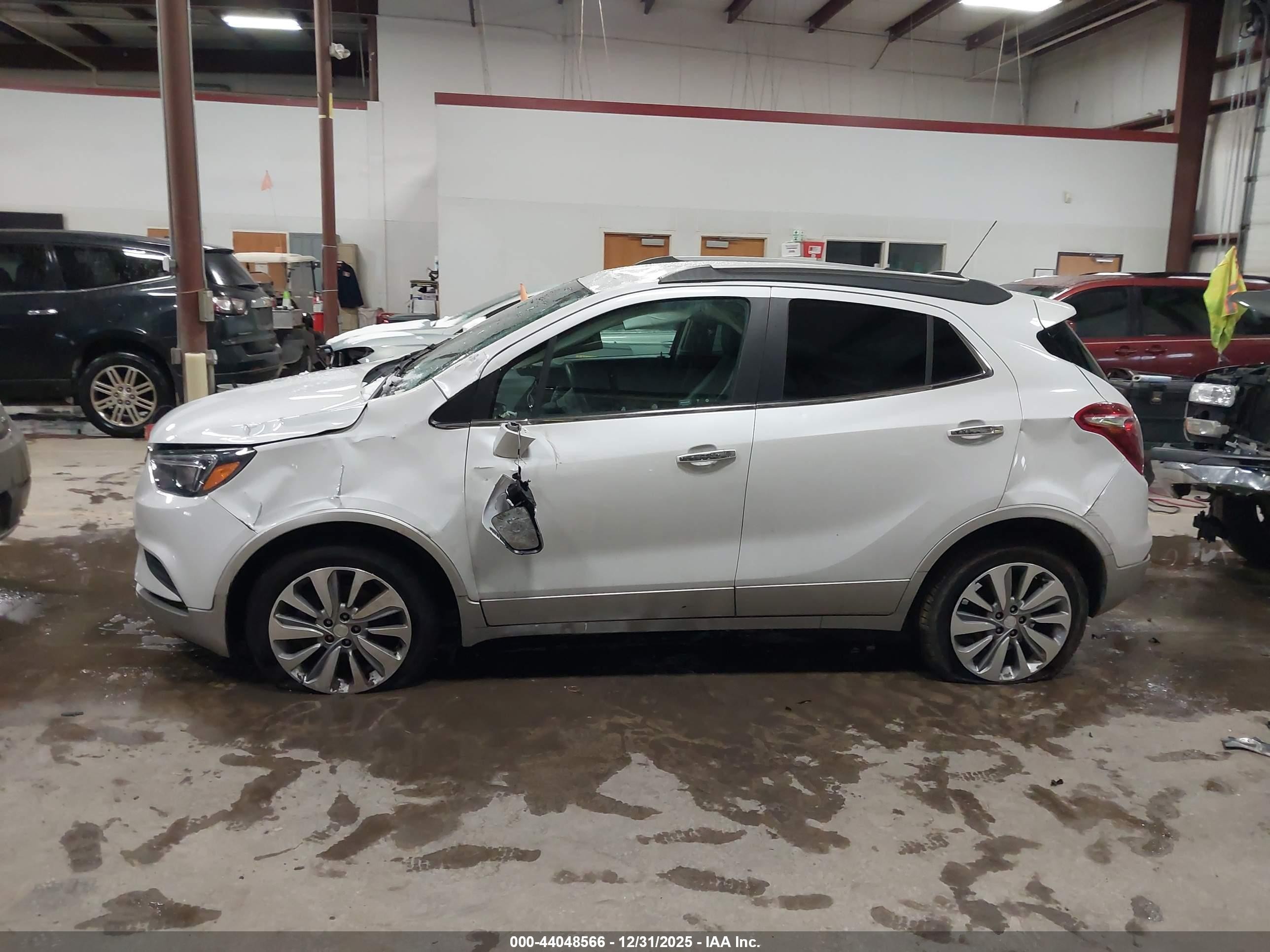2020 Buick Encore Awd Preferred White vin: KL4CJESB7LB073665
