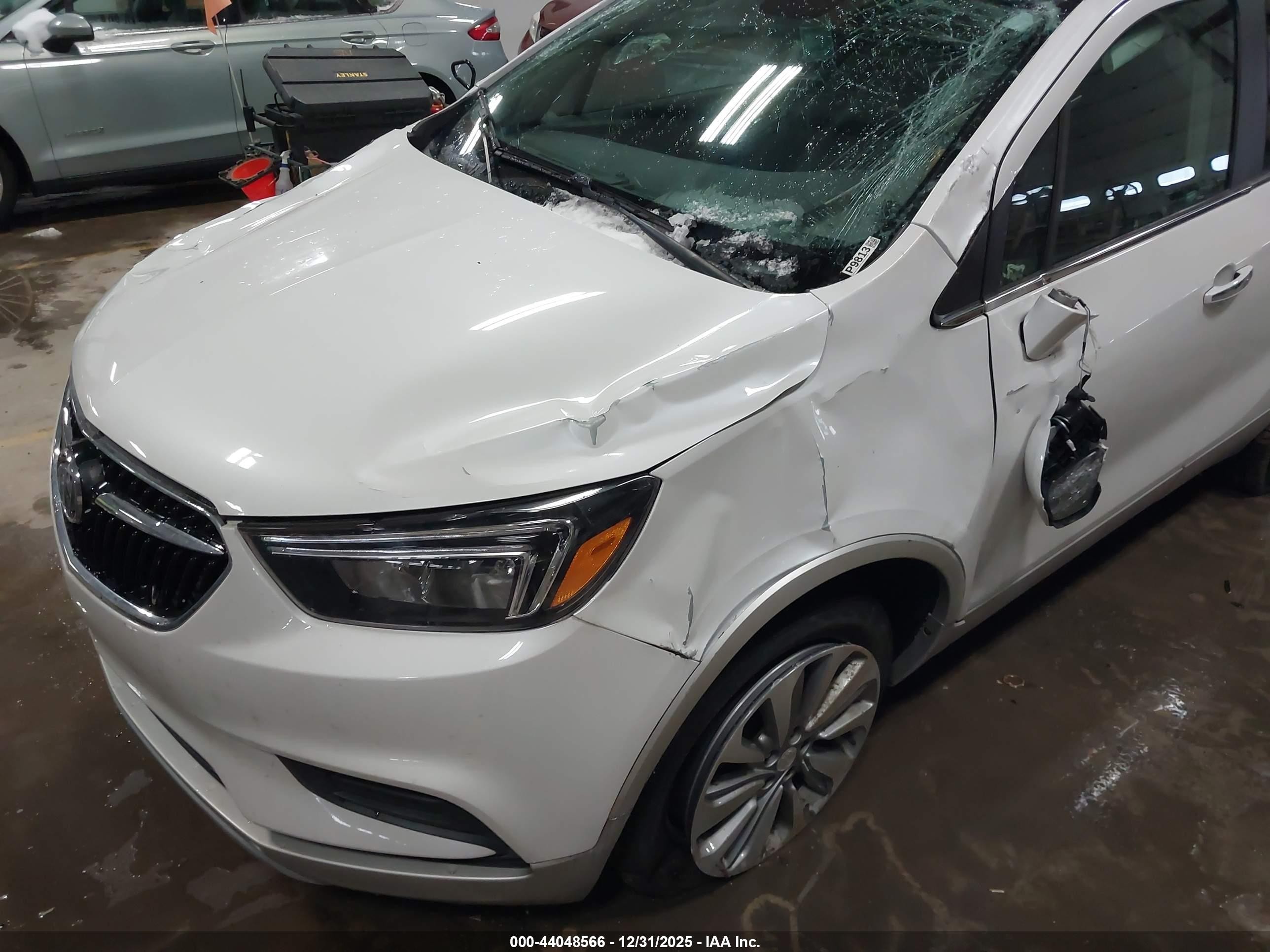 2020 Buick Encore Awd Preferred White vin: KL4CJESB7LB073665