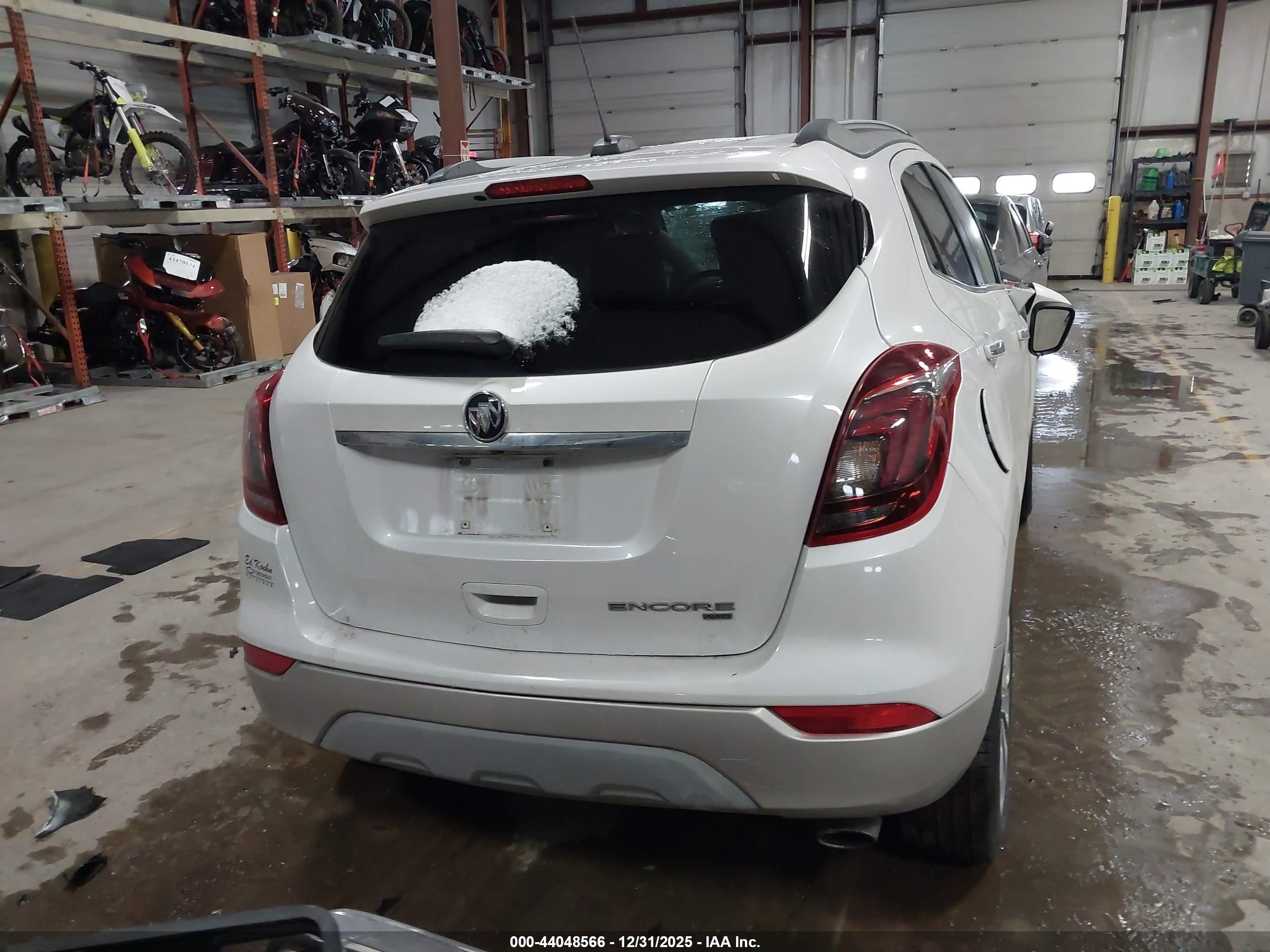 2020 Buick Encore Awd Preferred White vin: KL4CJESB7LB073665