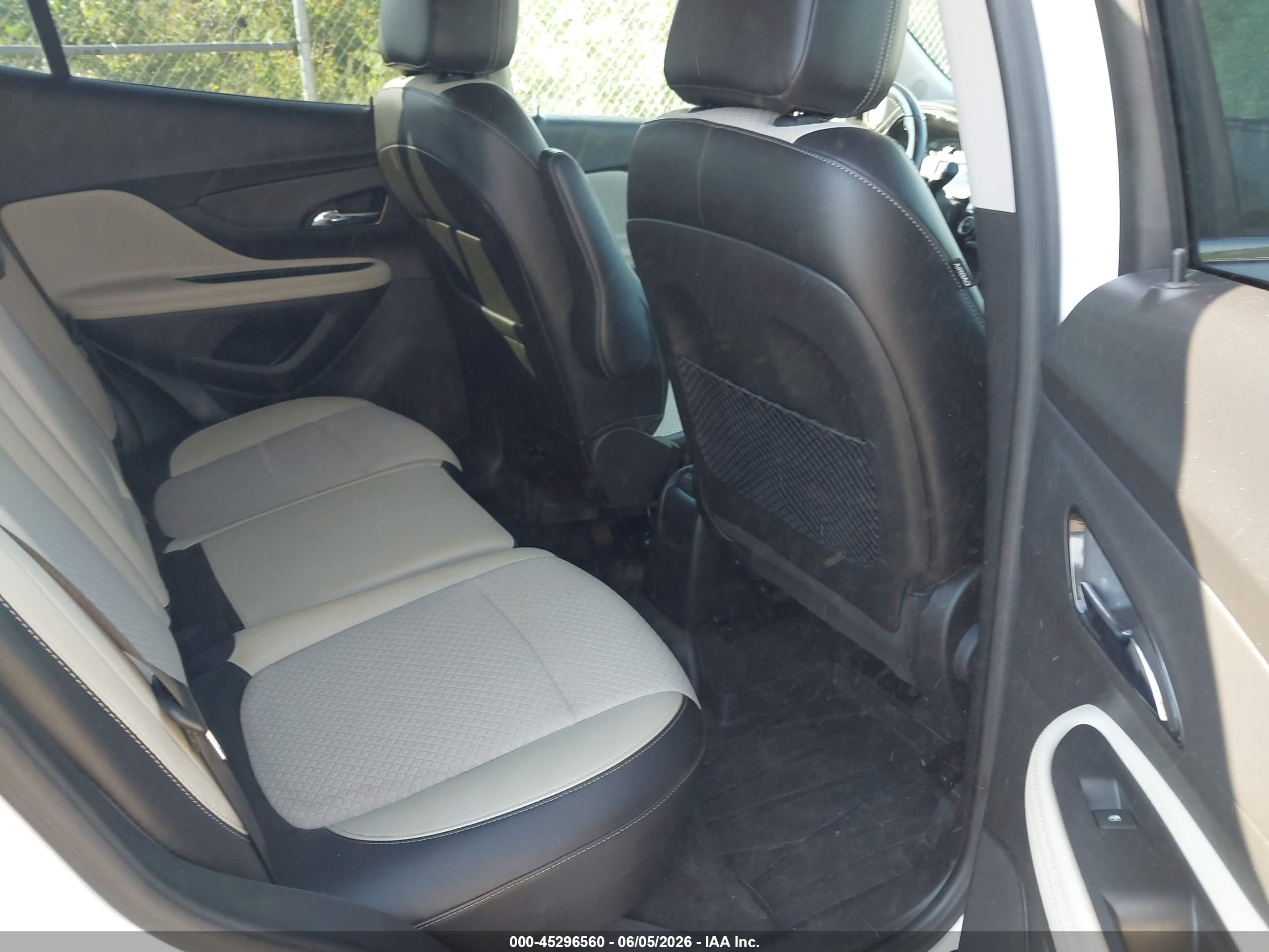 2019 Buick Encore Awd Preferred White vin: KL4CJESBXKB800537