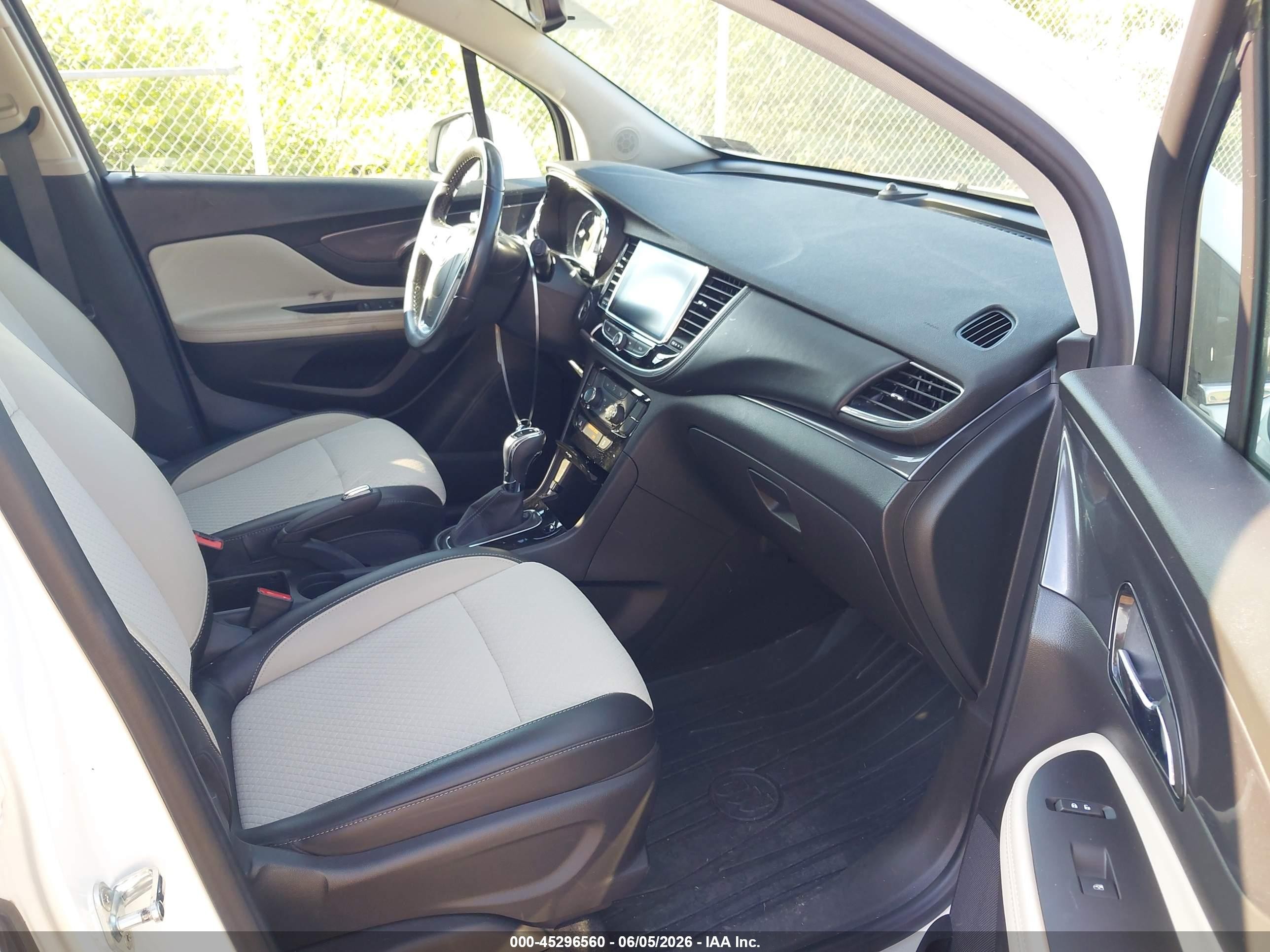 2019 Buick Encore Awd Preferred White vin: KL4CJESBXKB800537