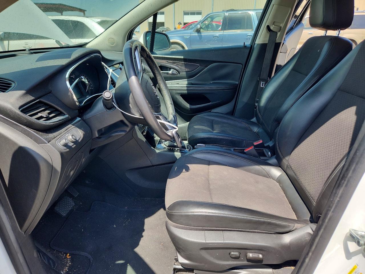 2021 Buick Encore Preferred White vin: KL4CJESM1MB376184