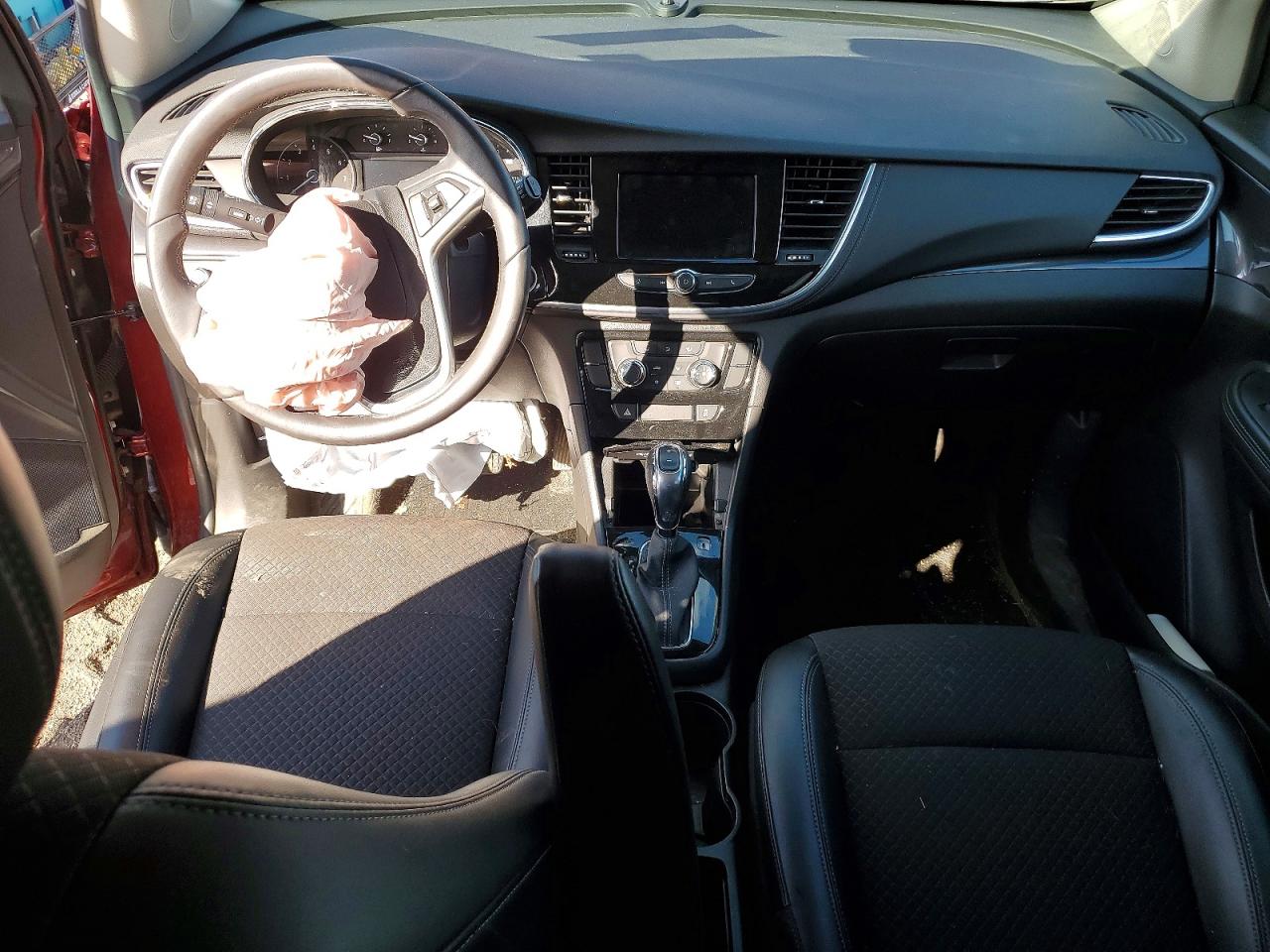 2022 Buick Encore Preferred Красный vin: KL4CJESM7NB500380