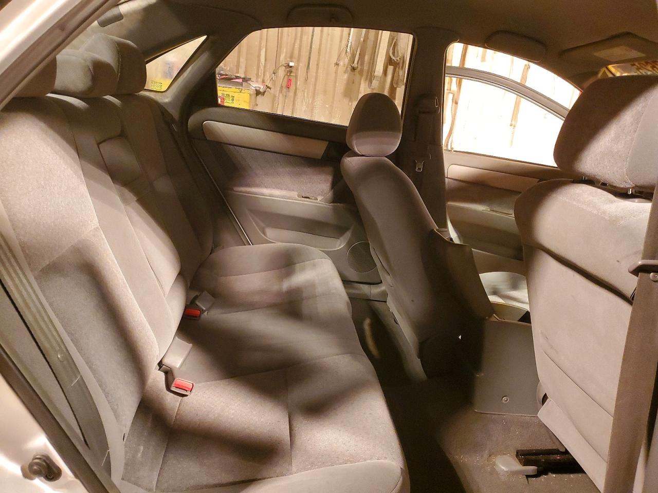 2004 Suzuki Forenza S Silver vin: KL5JD52Z14K048088