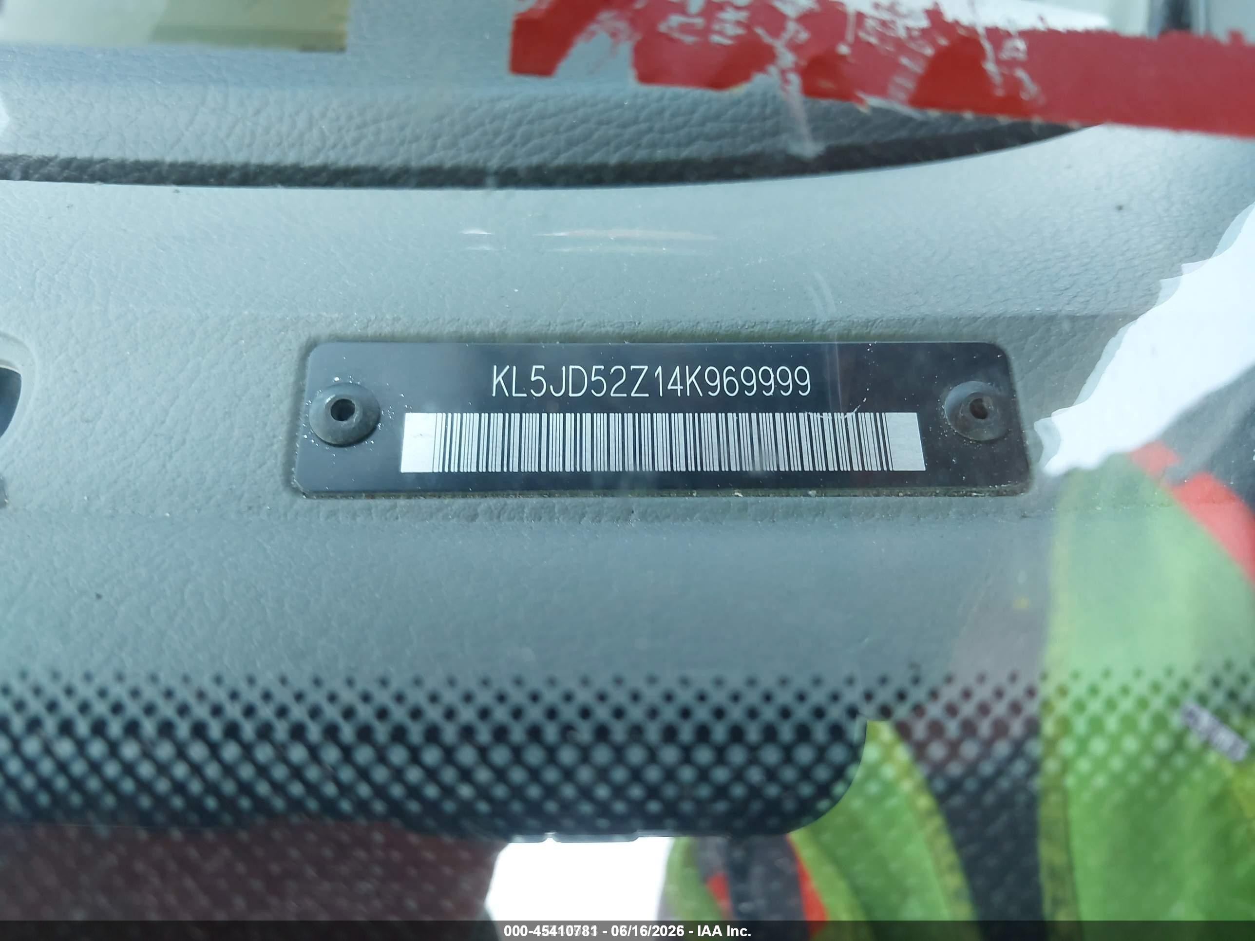 2004 Suzuki Forenza S Red vin: KL5JD52Z14K969999