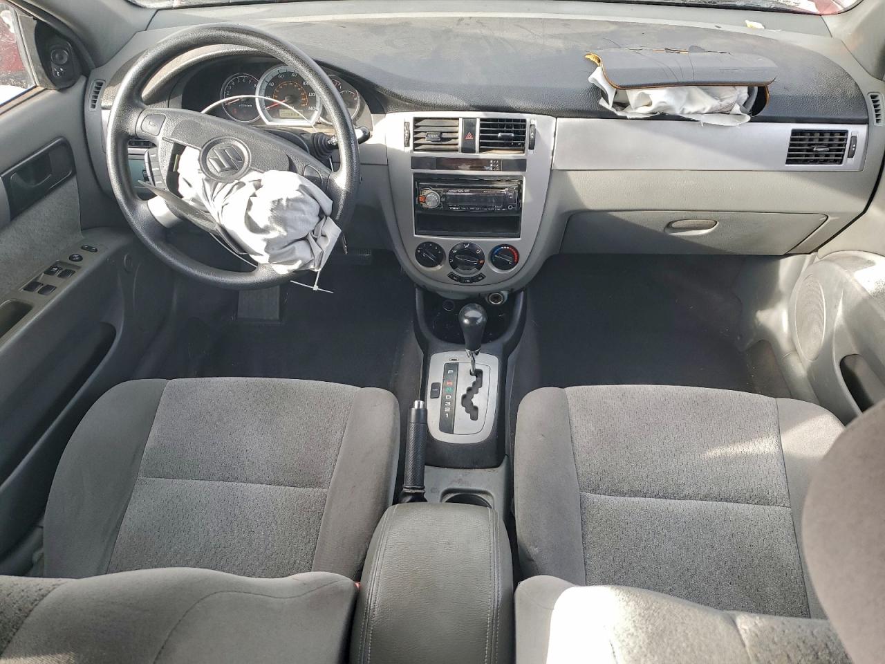 2004 Suzuki Forenza S Red vin: KL5JD52Z44K955241