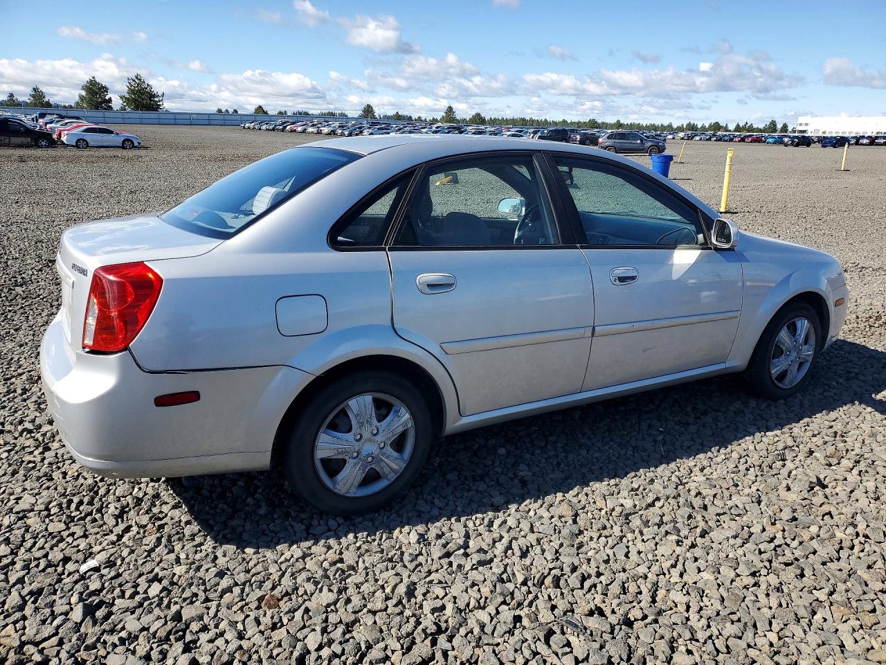 2004 Suzuki Forenza S Silver vin: KL5JD52Z84K975332
