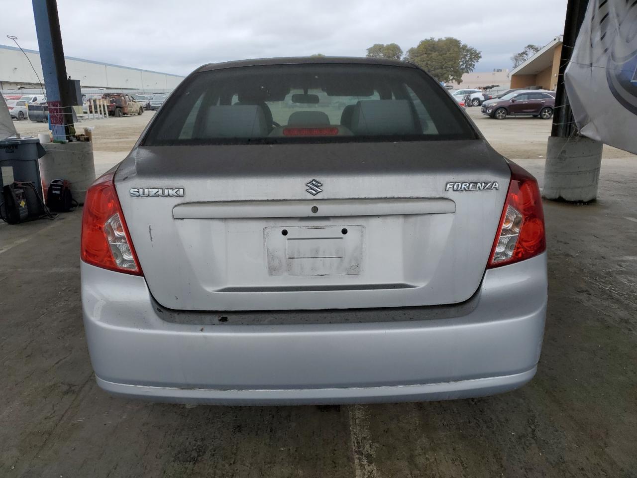 2006 Suzuki Forenza Silver vin: KL5JD56Z56K476288