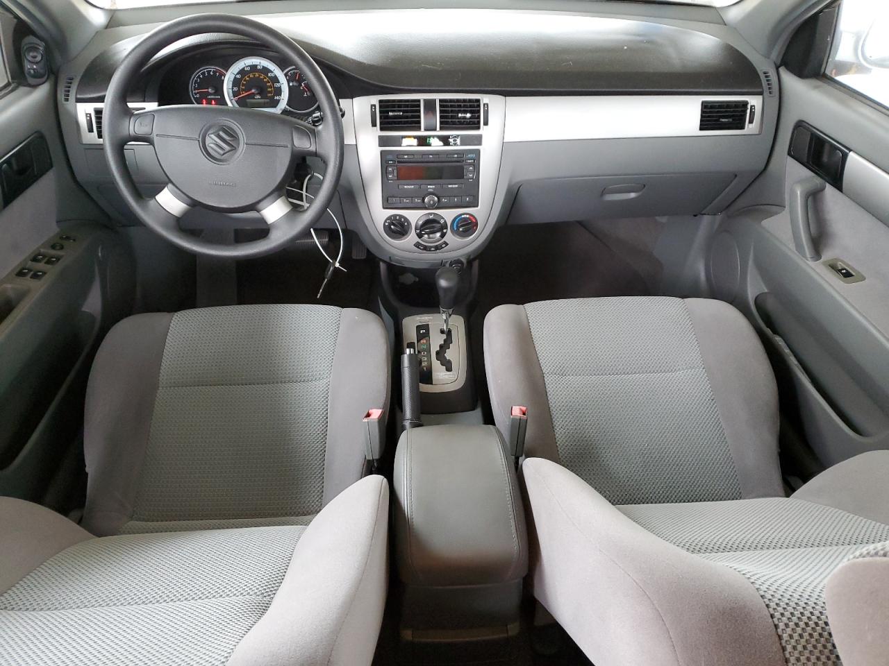 2006 Suzuki Forenza Silver vin: KL5JD56Z56K476288