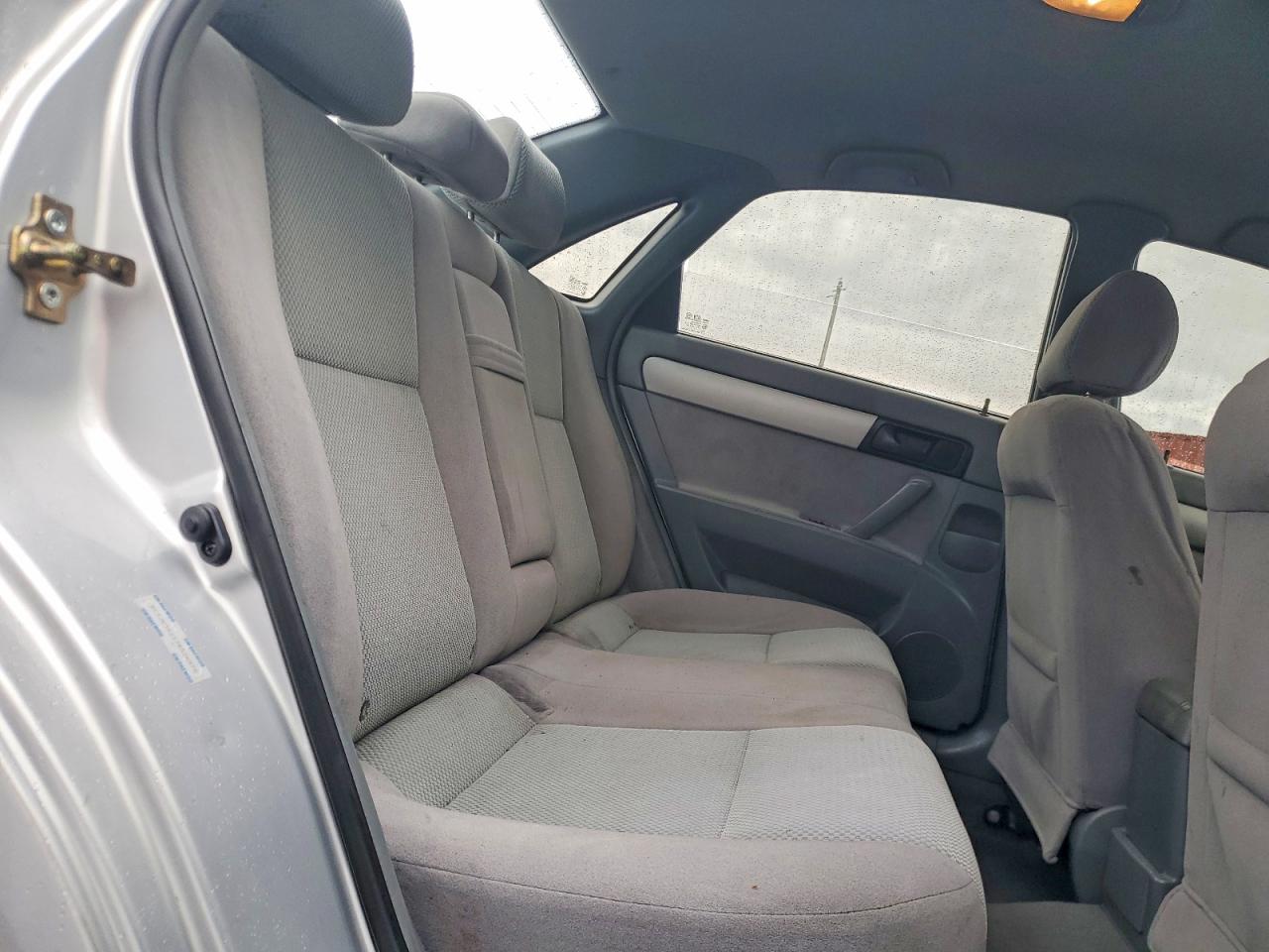 2007 Suzuki Forenza Base Silver vin: KL5JD56Z57K526978