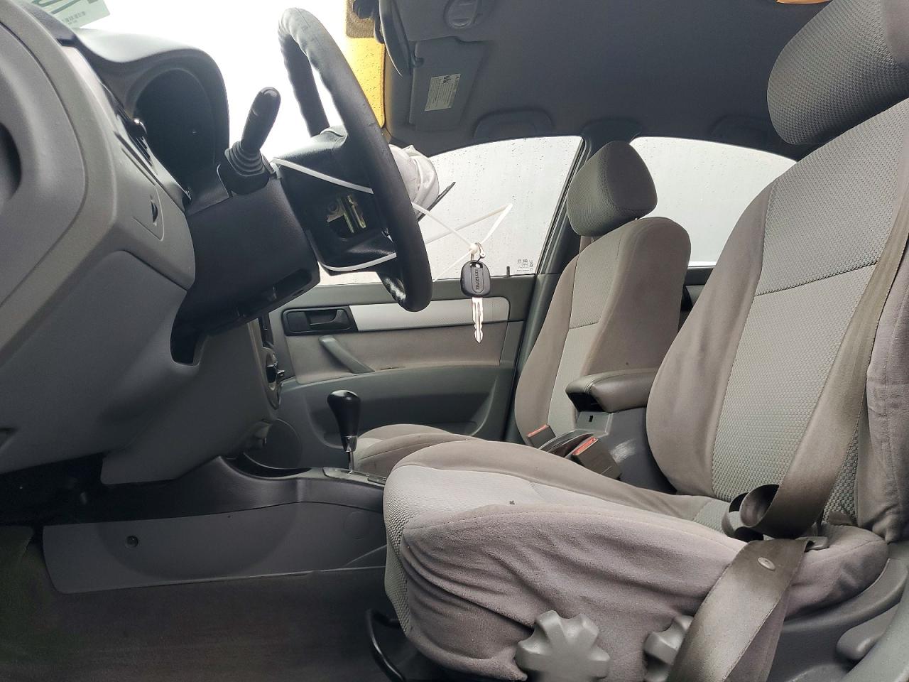 2007 Suzuki Forenza Base Silver vin: KL5JD56Z57K526978