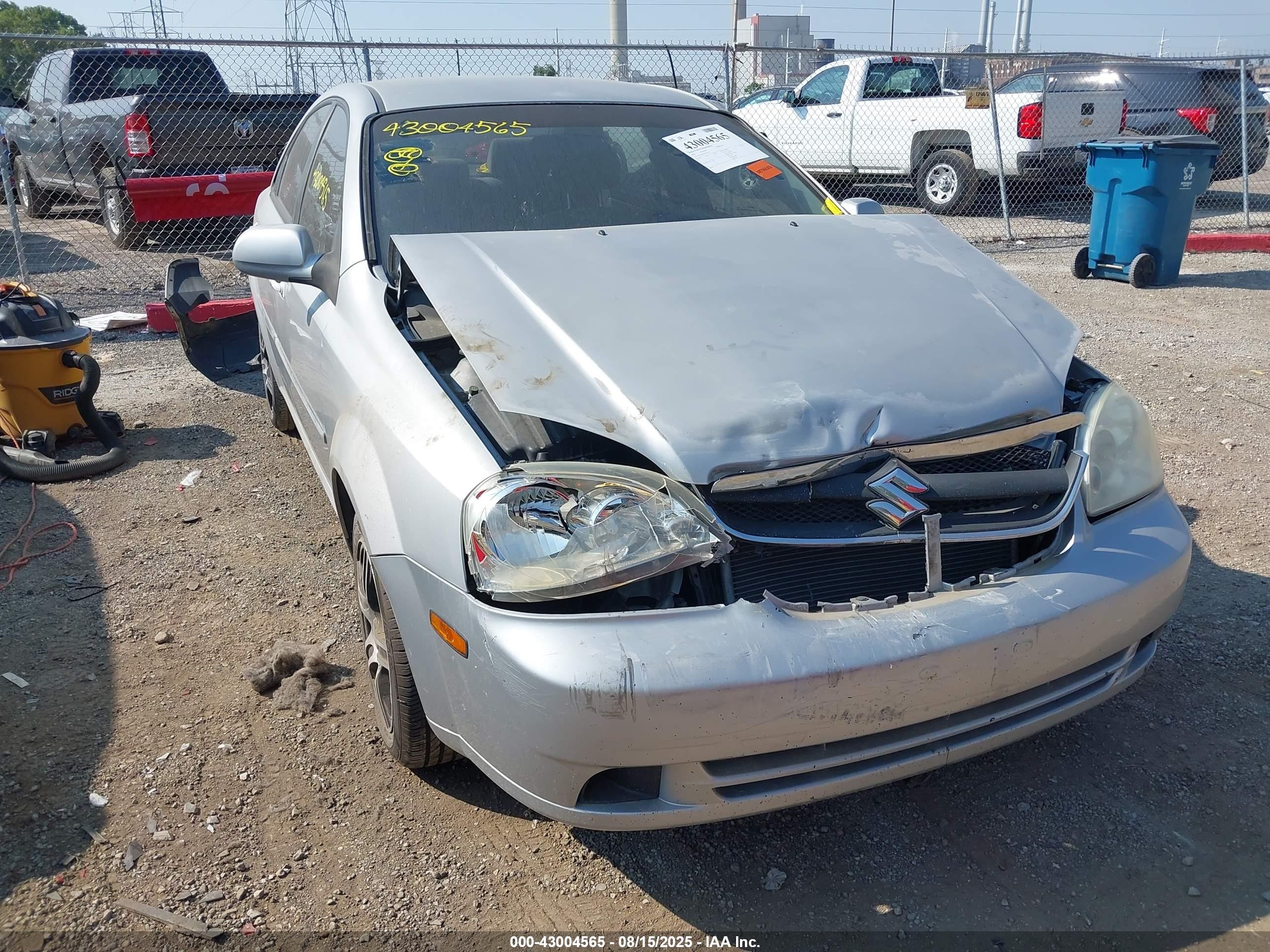 2006 Suzuki Forenza   Silver vin: KL5JD56Z76K298173