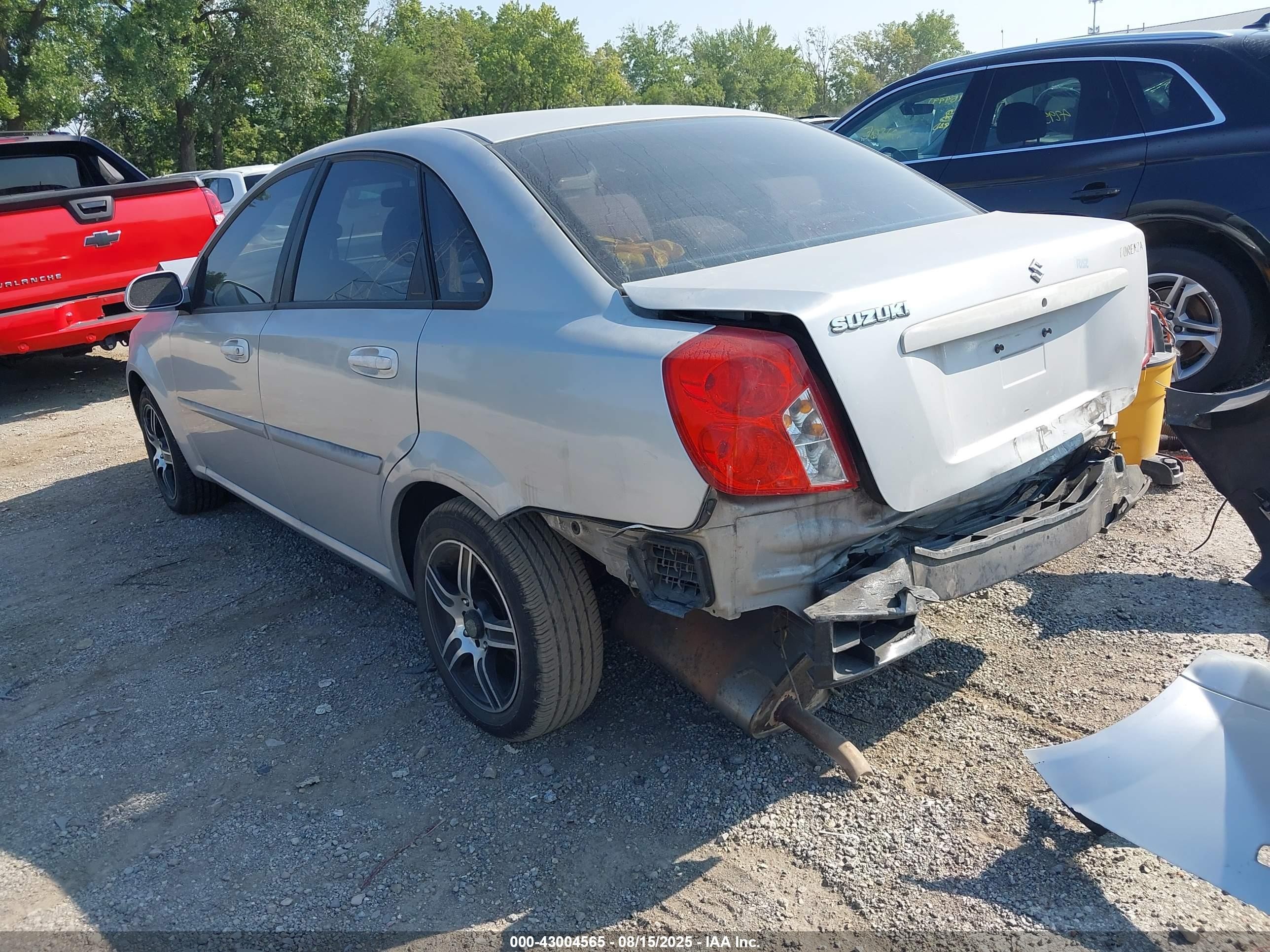2006 Suzuki Forenza   Silver vin: KL5JD56Z76K298173