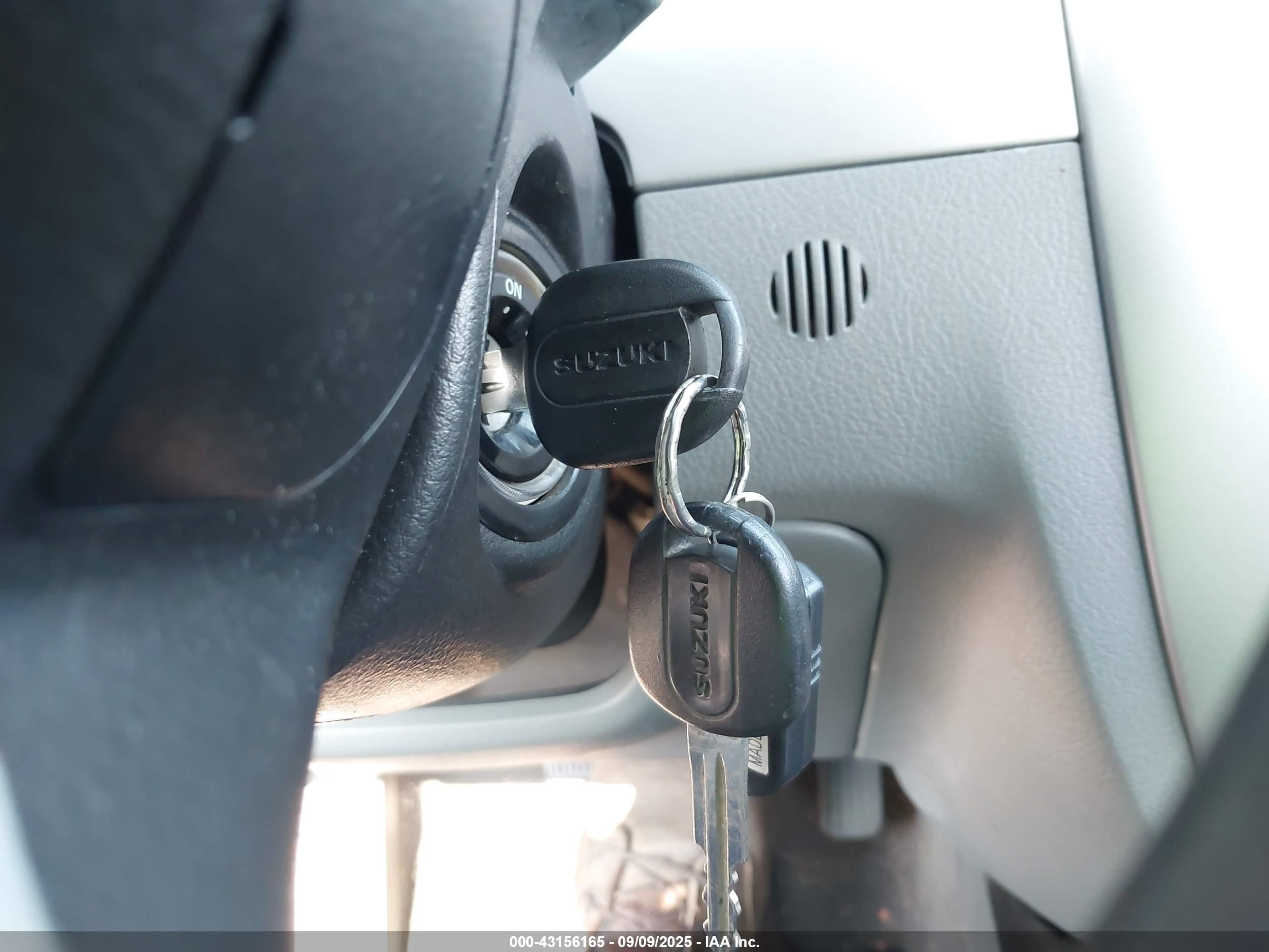 2006 Suzuki Forenza   Silver vin: KL5JD56ZX6K401022
