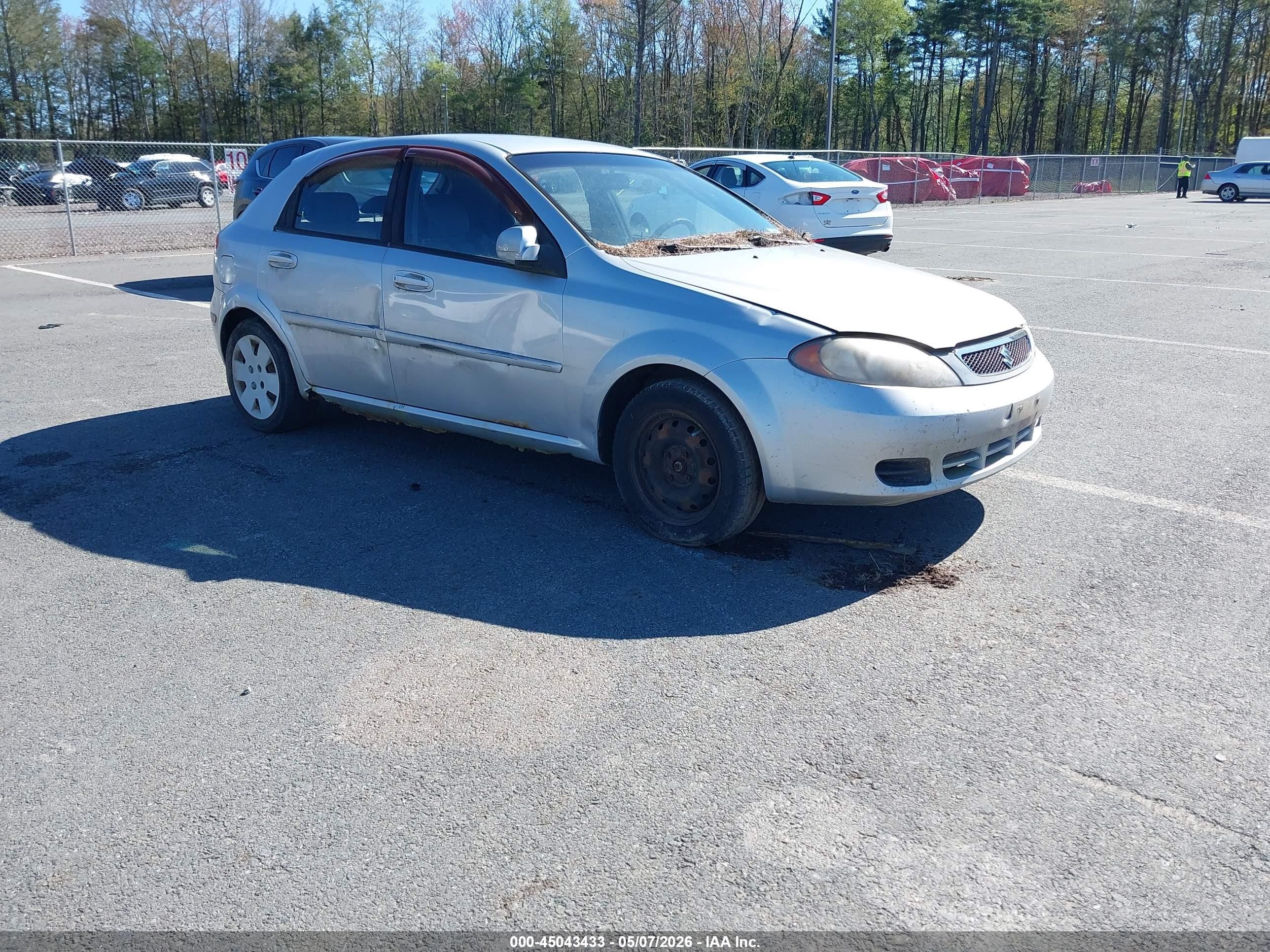 2007 Suzuki Reno   Silver vin: KL5JD66Z27K588232