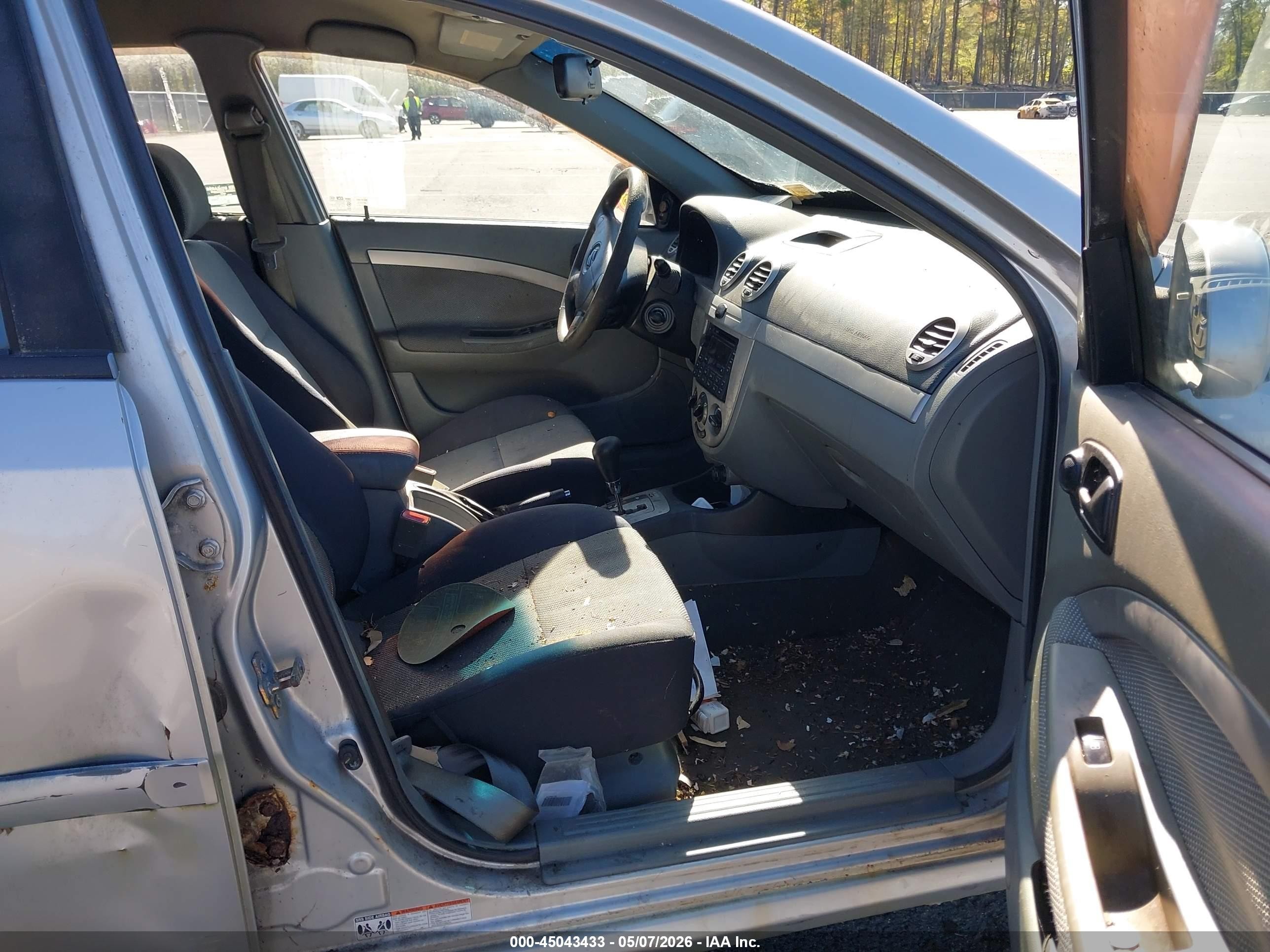 2007 Suzuki Reno   Silver vin: KL5JD66Z27K588232