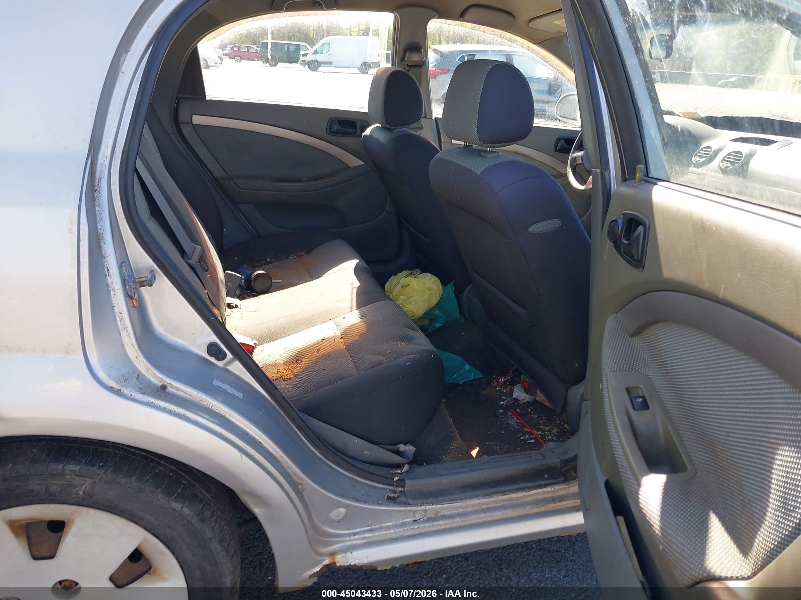 2007 Suzuki Reno   Silver vin: KL5JD66Z27K588232