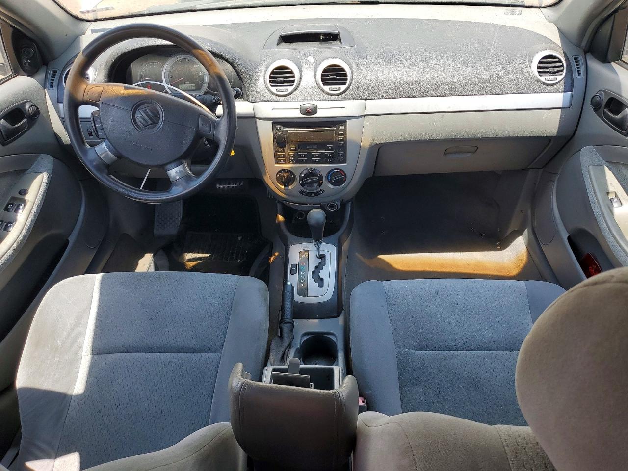 2005 Suzuki Forenza 4d Beige vin: KL5JD86Z35K128974