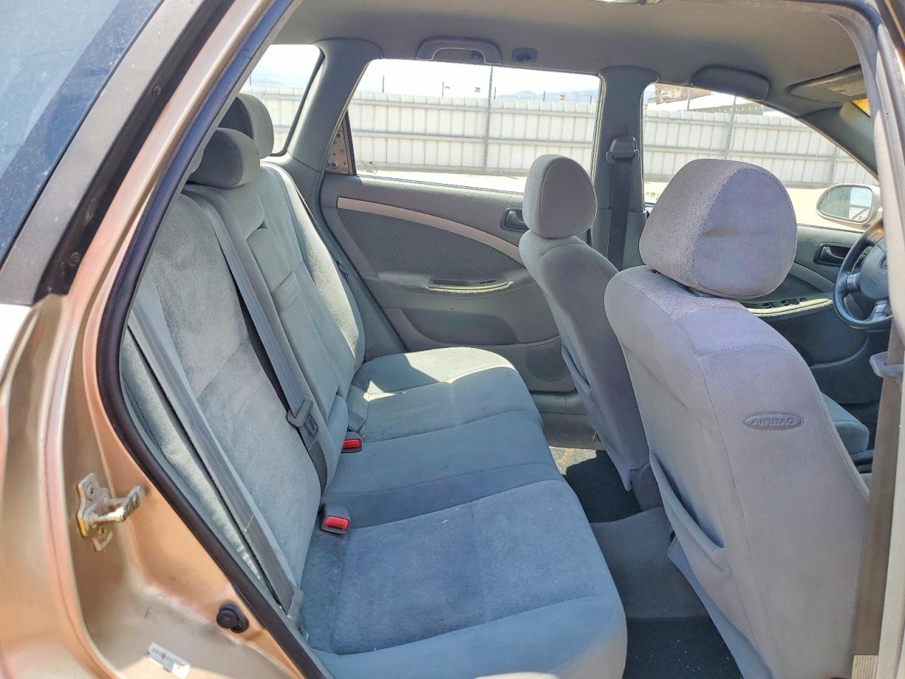 2005 Suzuki Forenza 4d Beige vin: KL5JD86Z35K128974