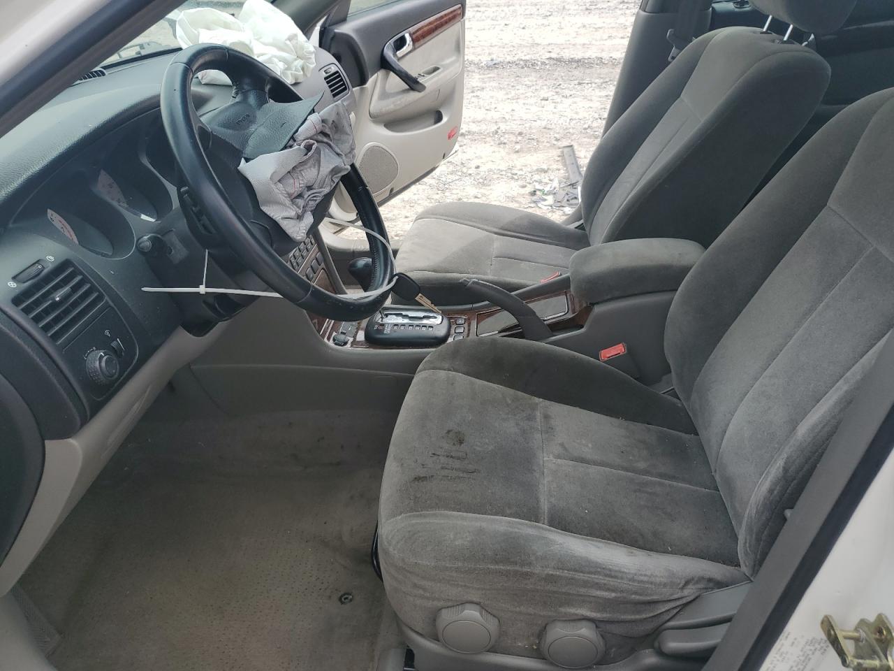 2004 Suzuki Verona S White vin: KL5VJ52L04B108738