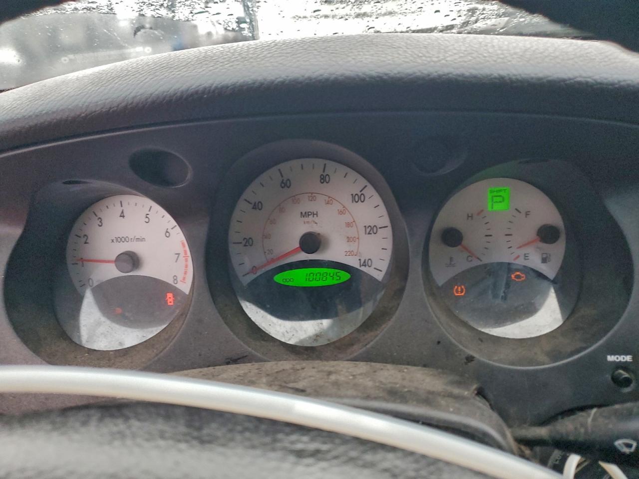 2005 Suzuki Verona S Red vin: KL5VJ56L65B155039