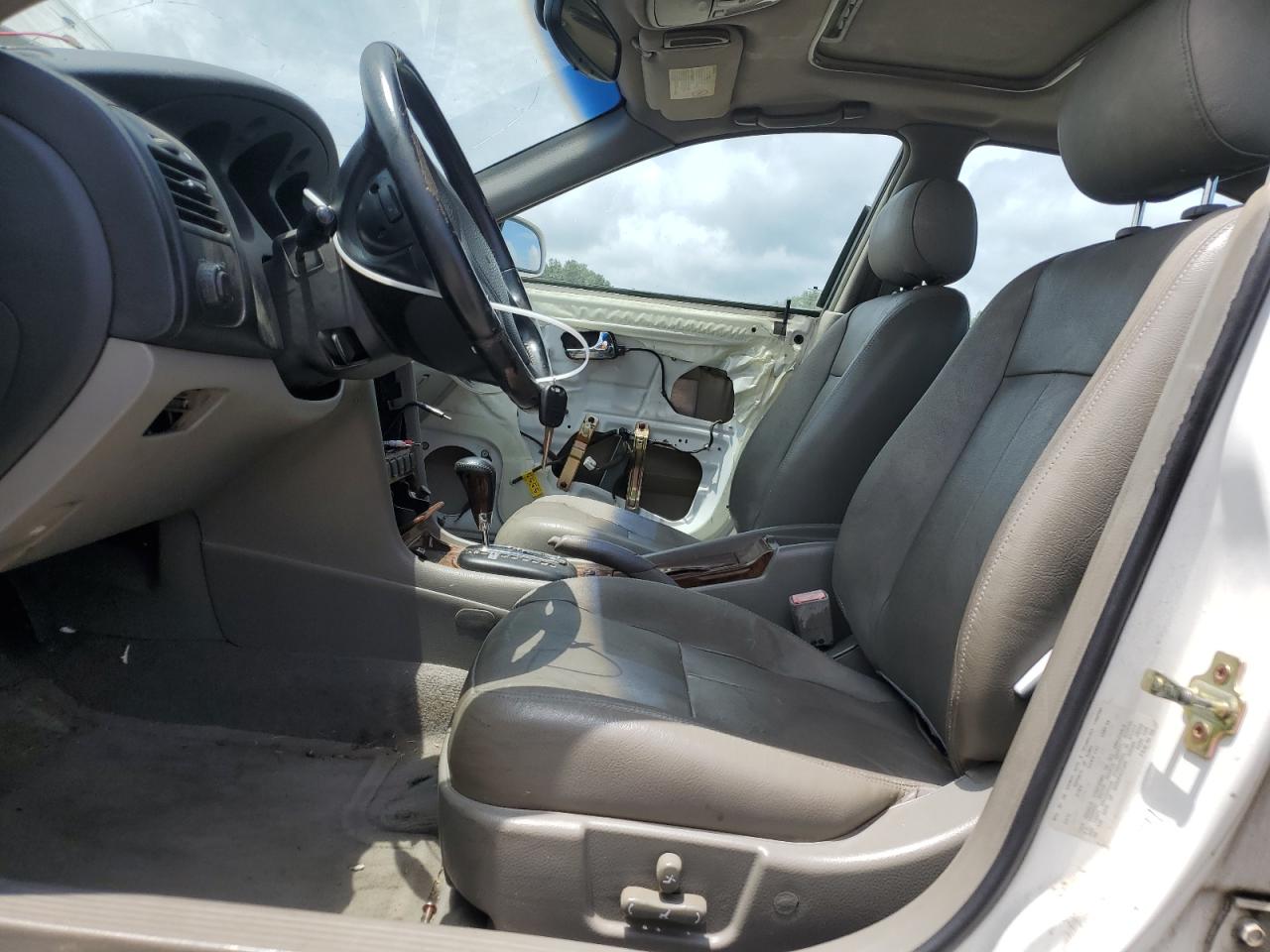 2004 Suzuki Verona Ex   White vin: KL5VM52L64B120030