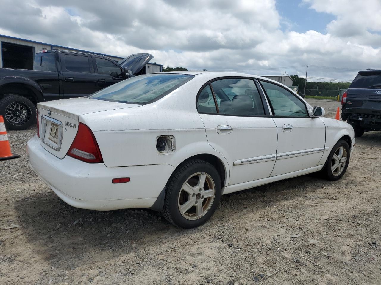 2004 Suzuki Verona Ex   White vin: KL5VM52L64B120030