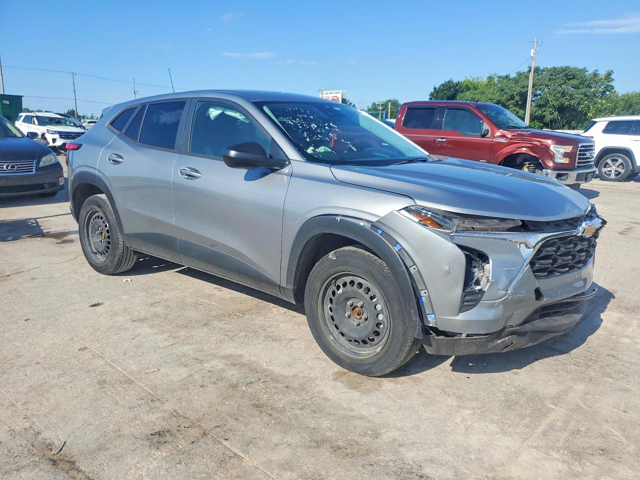 2024 Chevrolet Trax Ls Silver vin: KL77LFE2XRC213811