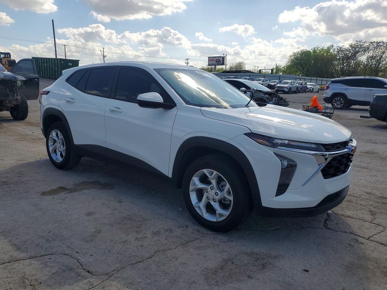 2025 Chevrolet Trax Ls White vin: KL77LFEP1SC344417