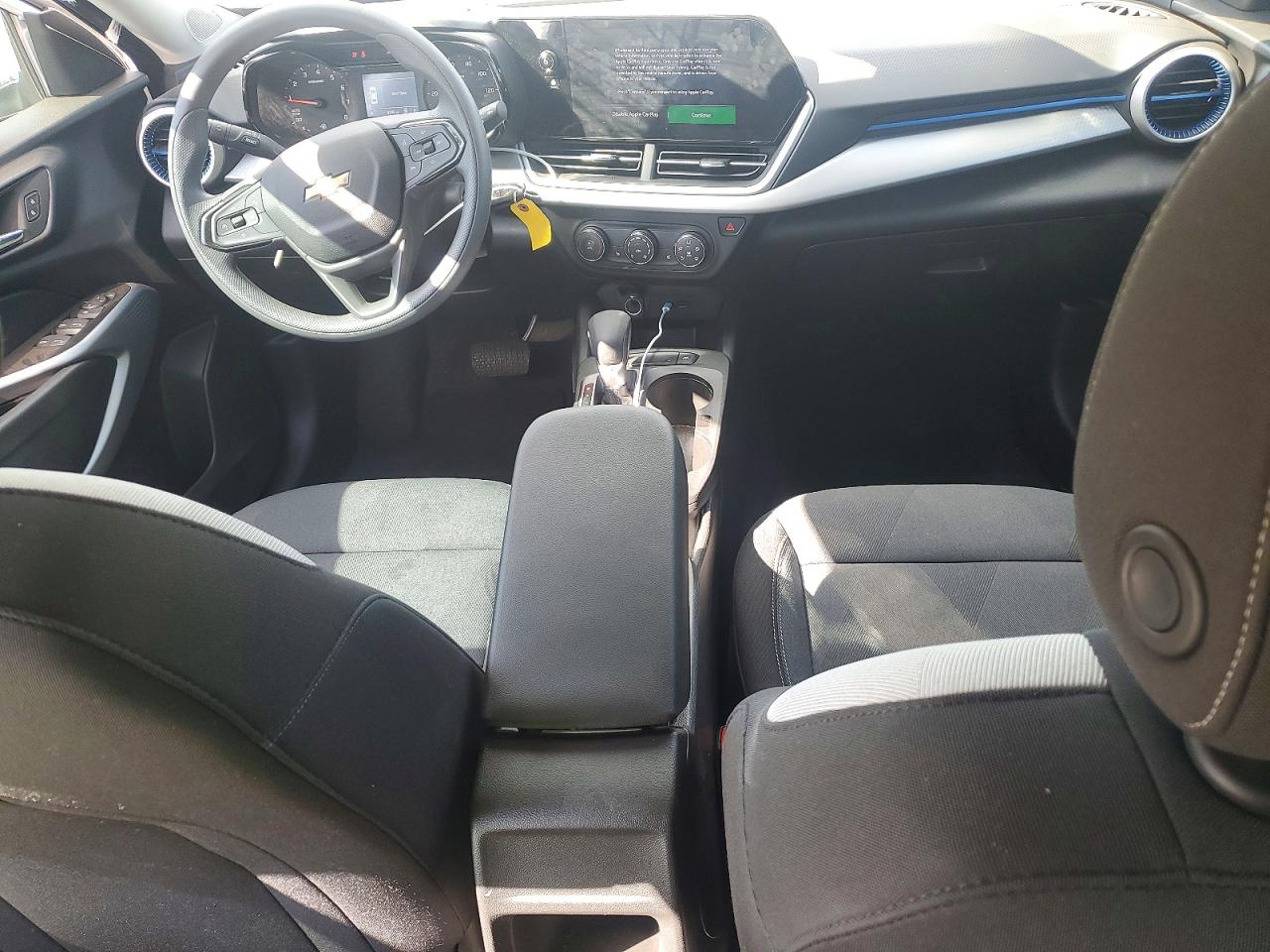 2025 Chevrolet Trax Ls White vin: KL77LFEP1SC344417