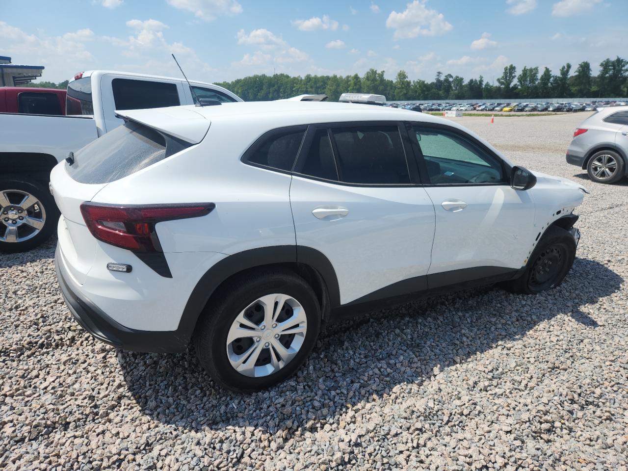2025 Chevrolet Trax Ls White vin: KL77LFEP2SC169191