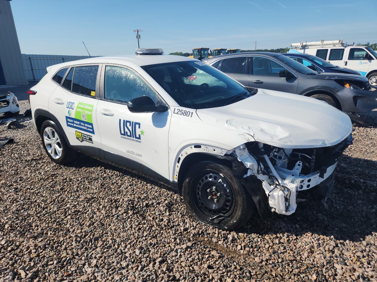2025 Chevrolet Trax Ls White vin: KL77LFEP2SC169191 Damage: Right Front Door, Dent(S) W/ Paint Dmg, 4 To 5 Inches