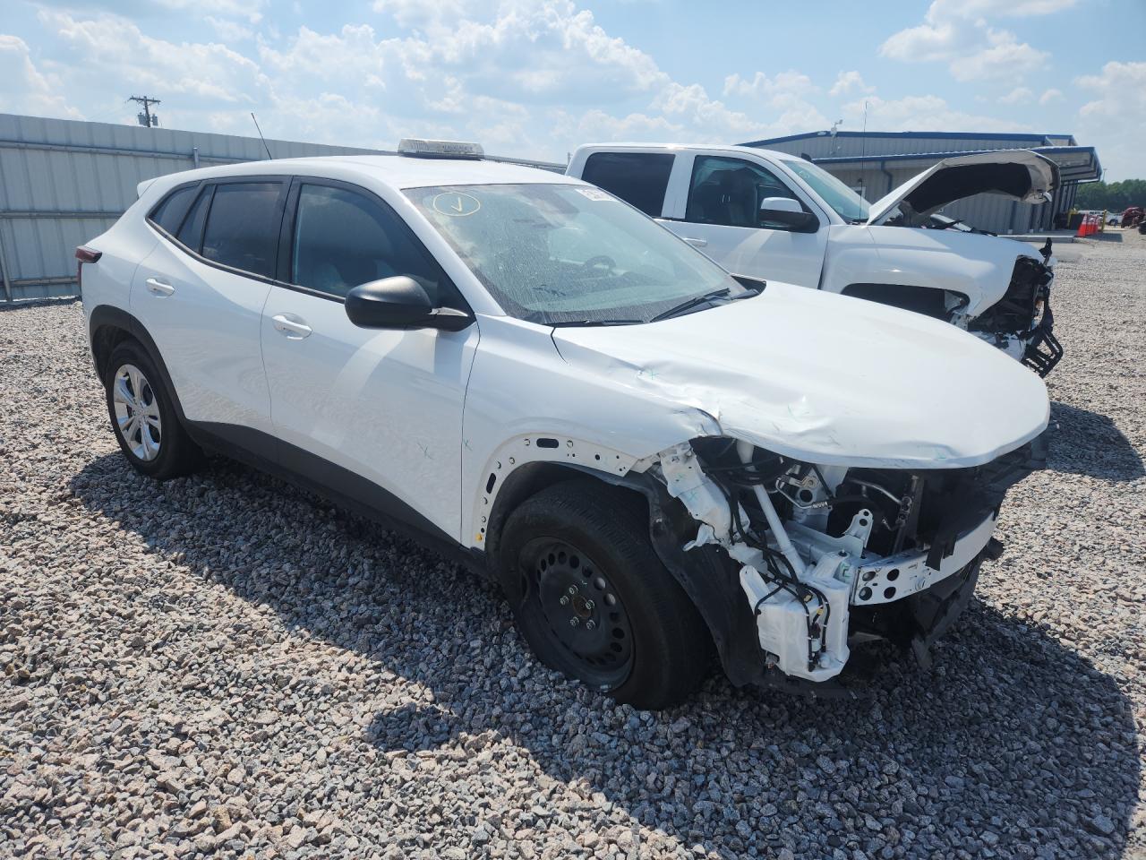 2025 Chevrolet Trax Ls White vin: KL77LFEP2SC169191